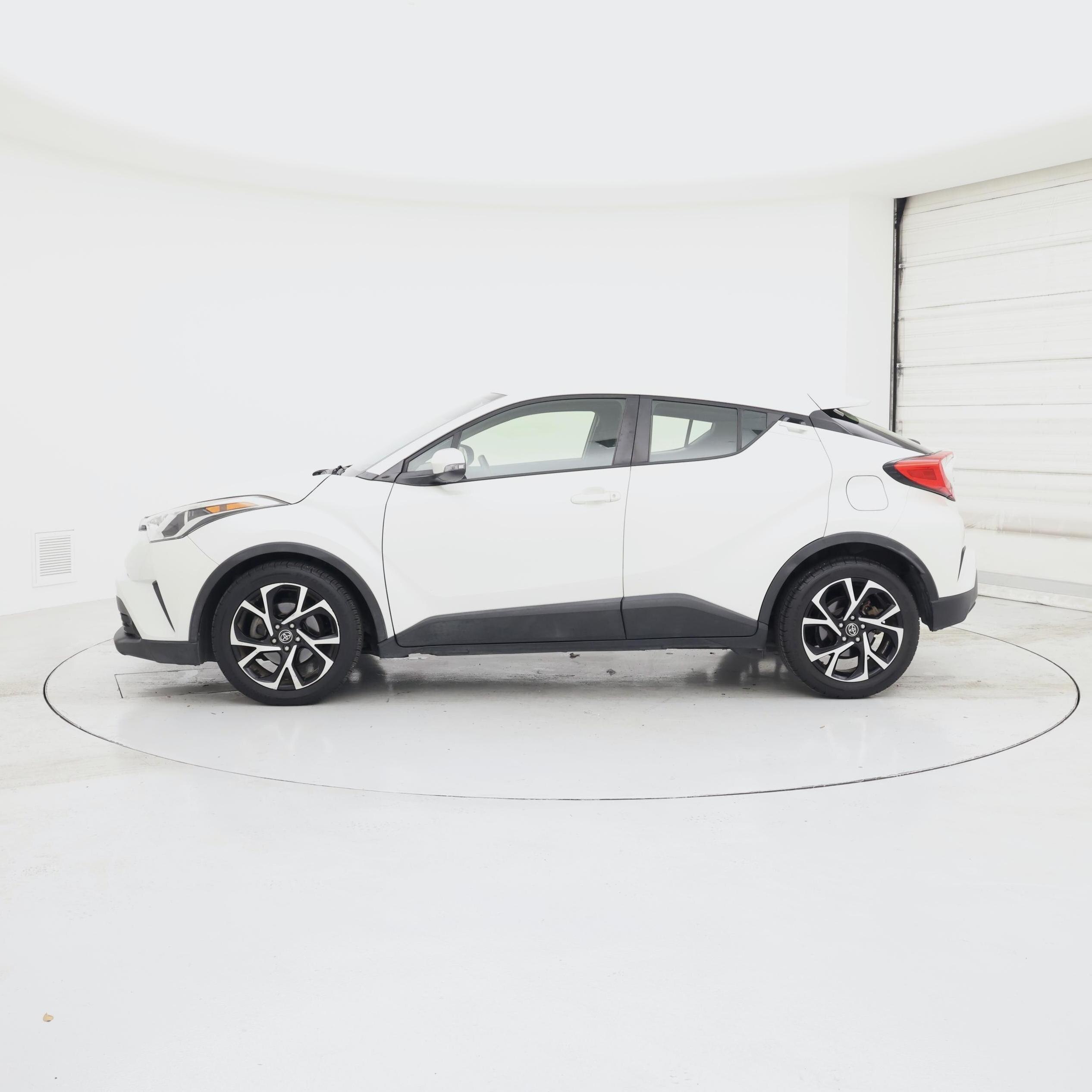 Thumbnail: 2018 Toyota C-HR - 3