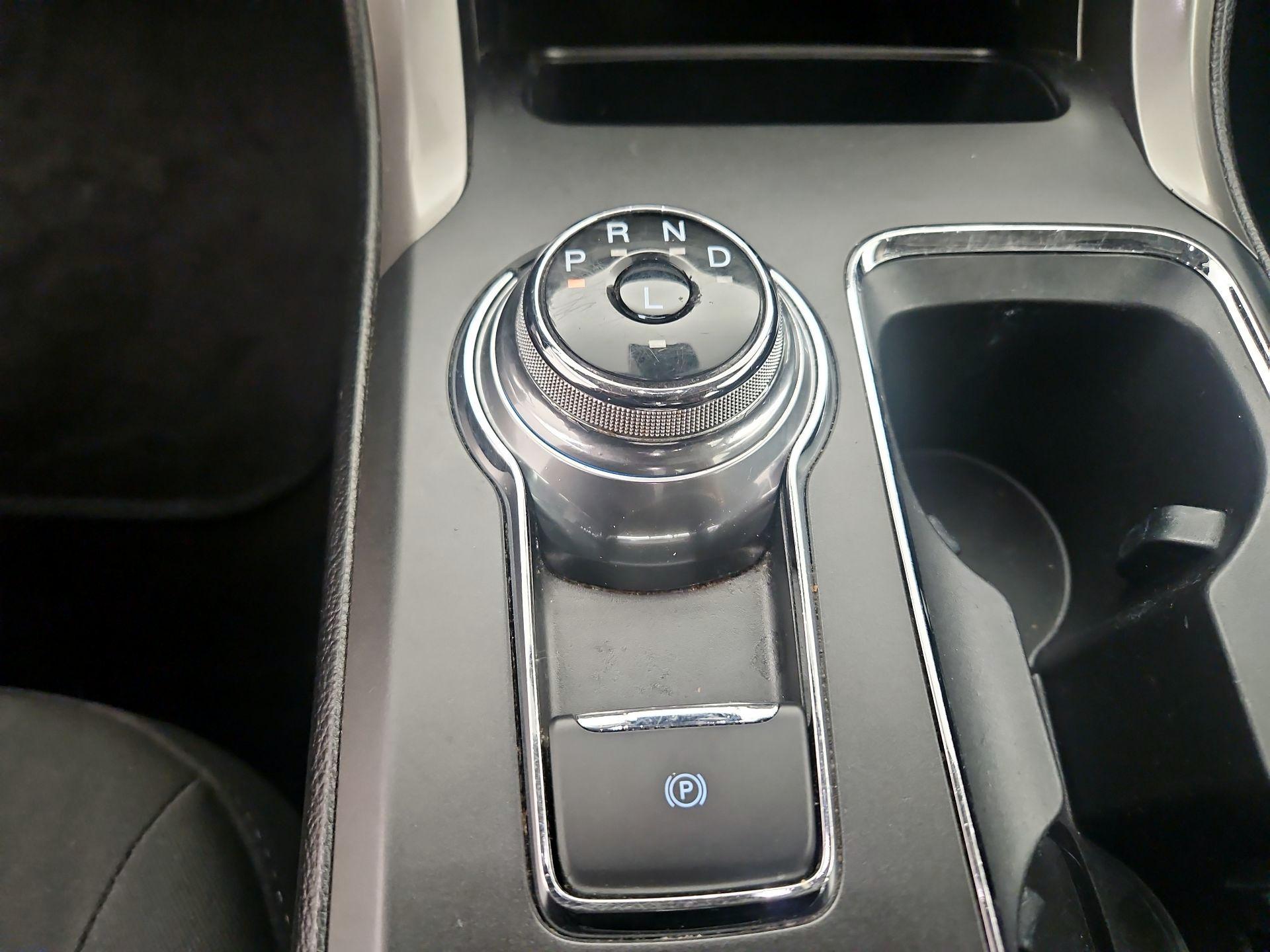 Thumbnail: 2020 Ford Fusion - 18