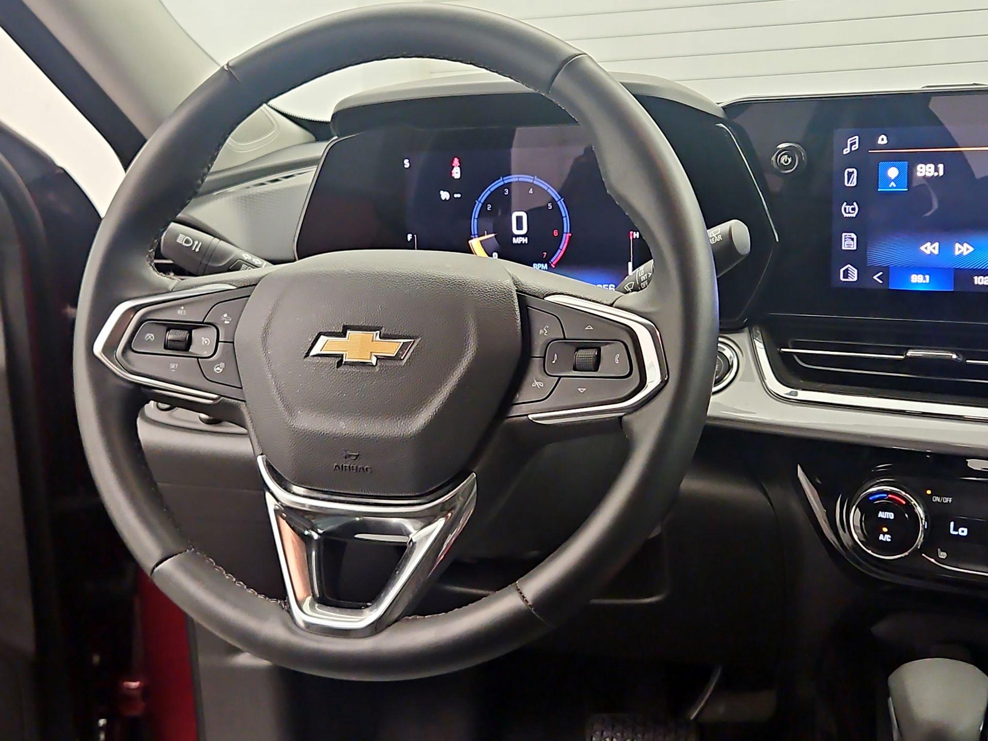 Thumbnail: 2025 Chevrolet Trax - 10