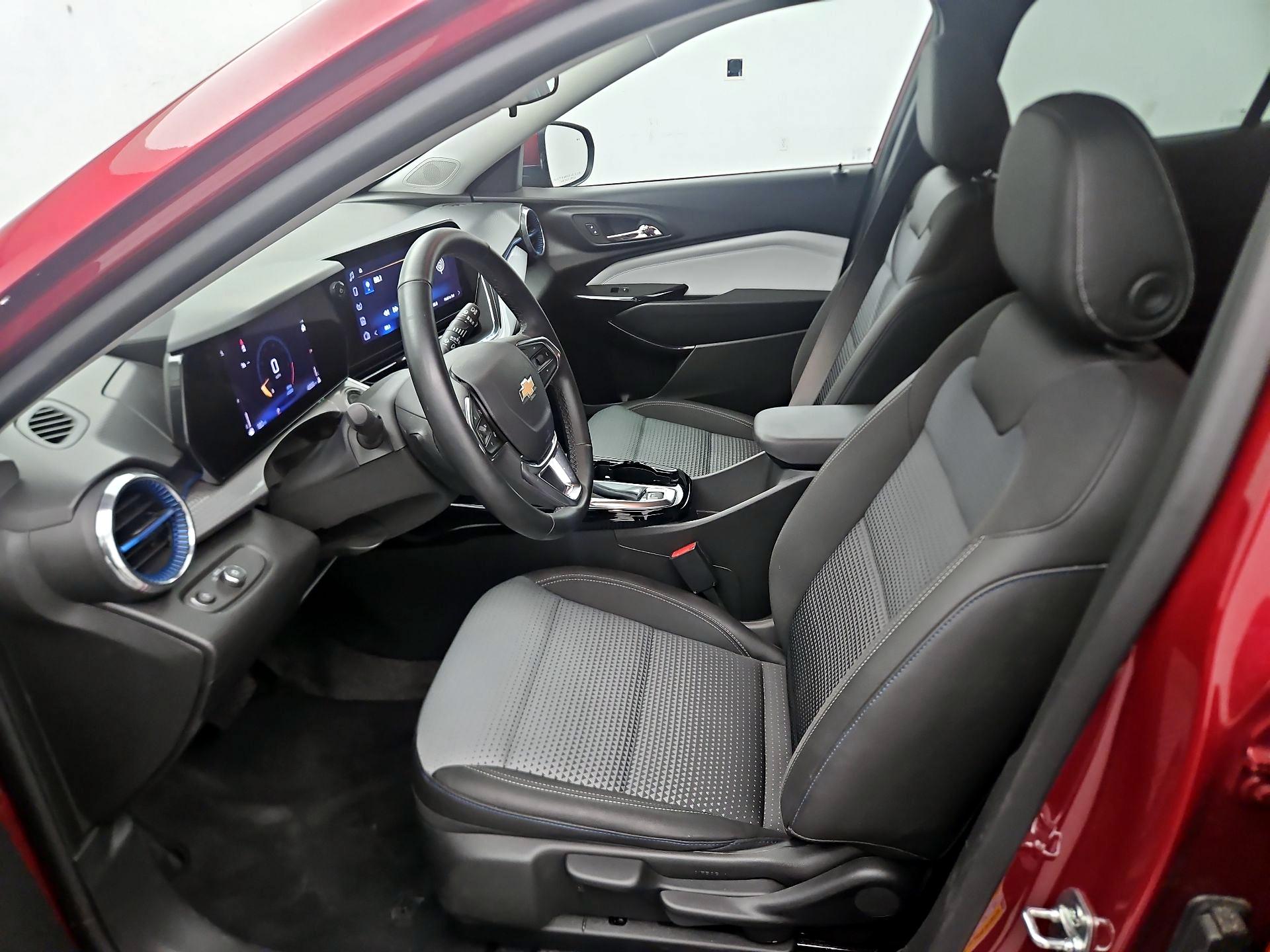 Thumbnail: 2025 Chevrolet Trax - 11