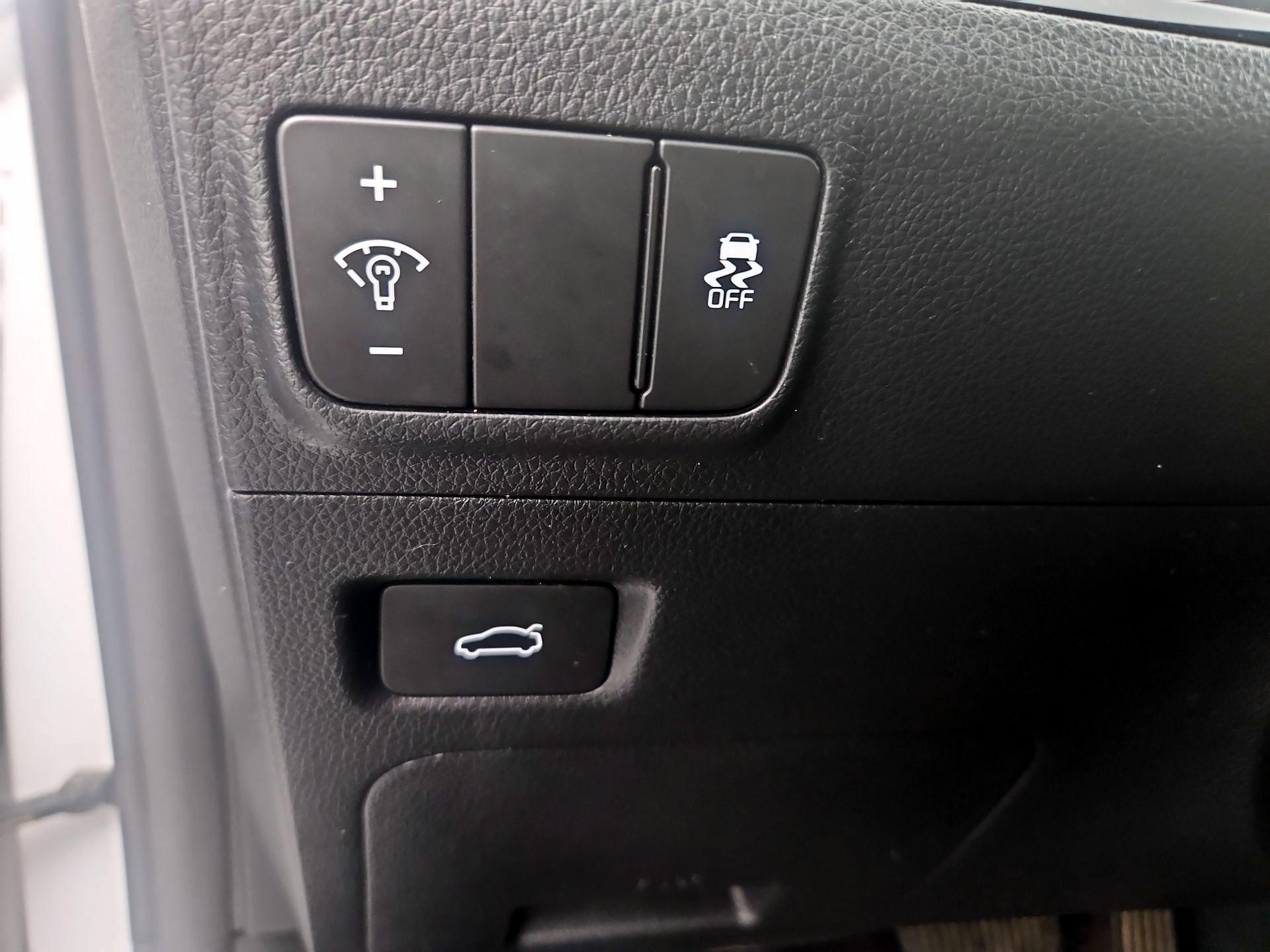 Thumbnail: 2025 Kia K5 - 13