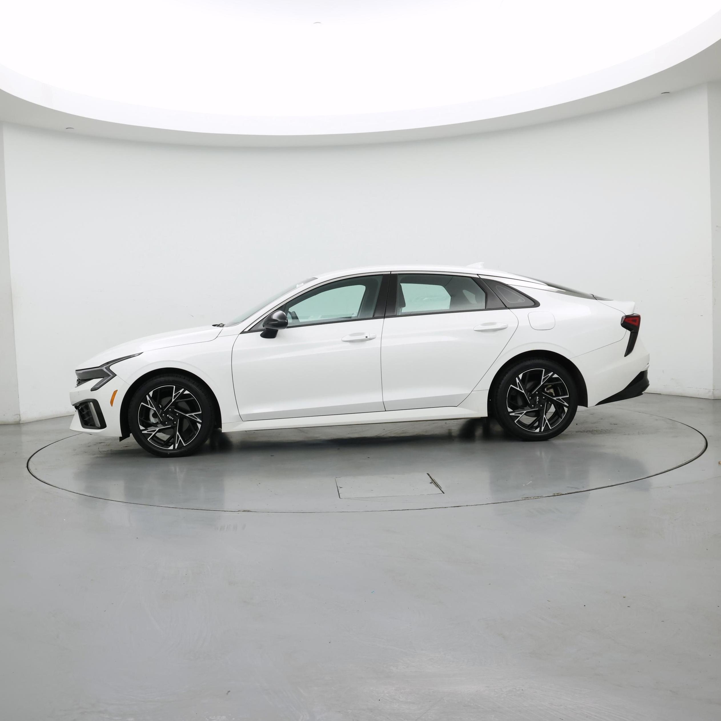 Thumbnail: 2025 Kia K5 - 3