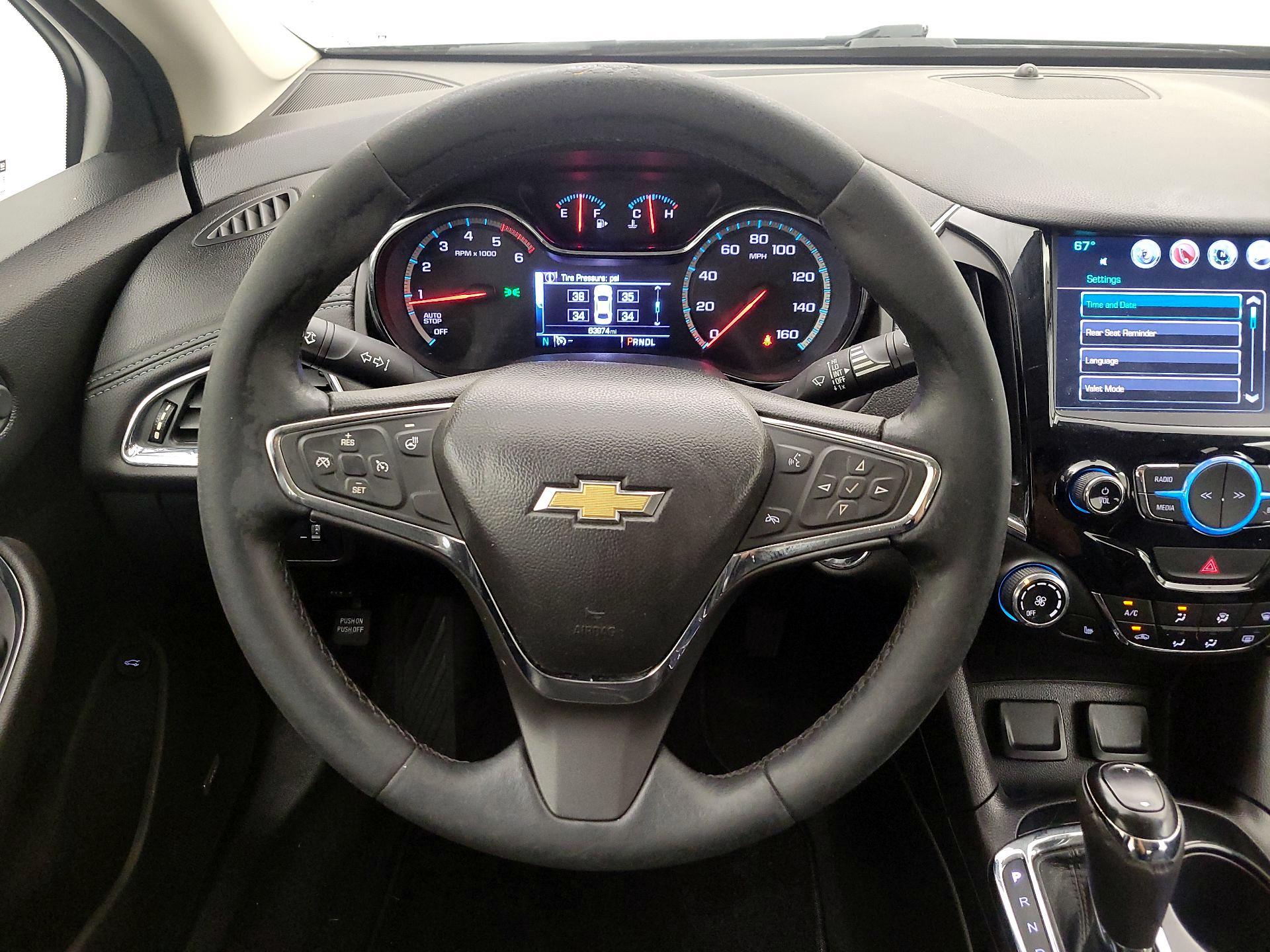 Thumbnail: 2017 Chevrolet Cruze - 10