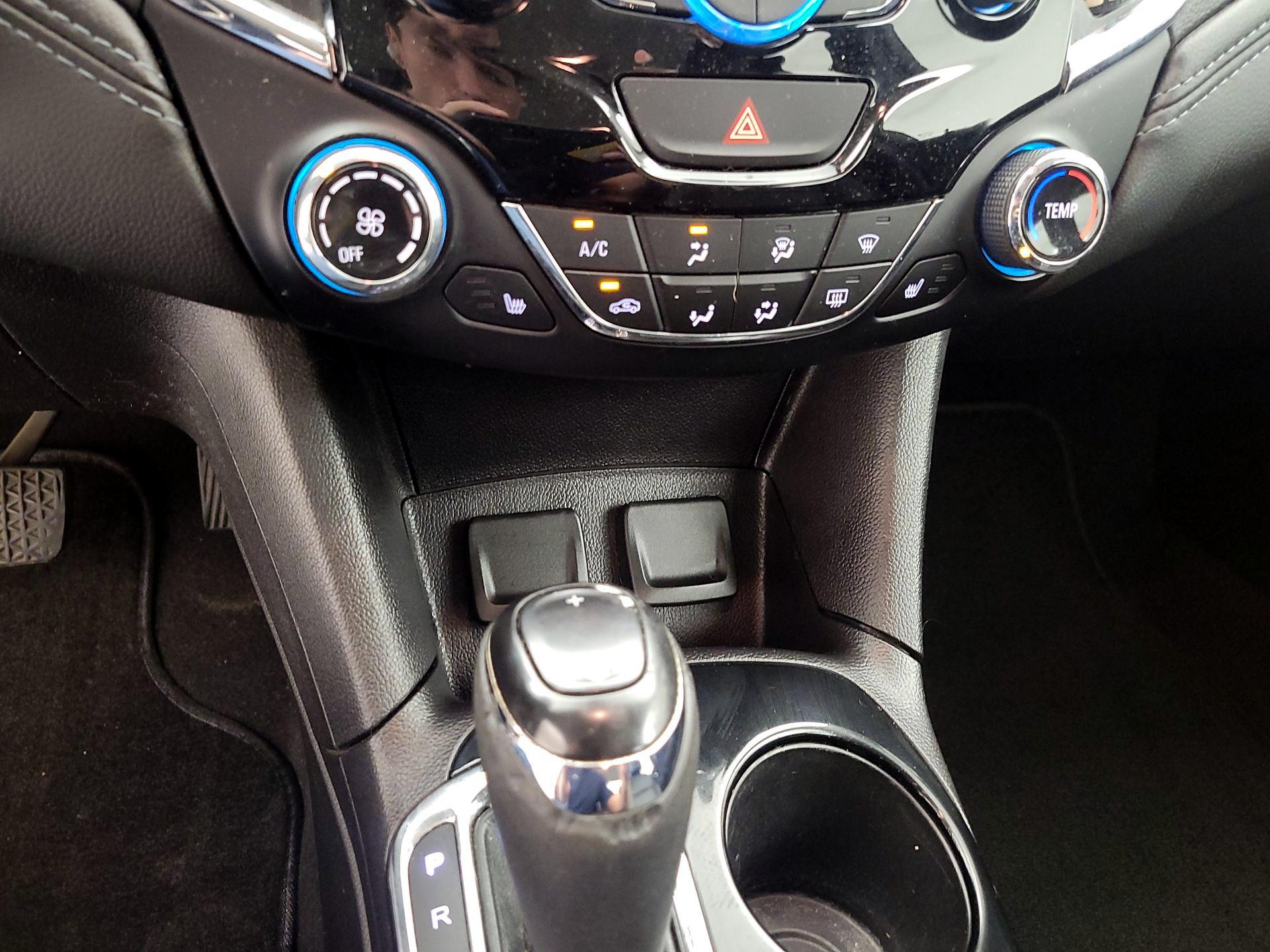 Thumbnail: 2017 Chevrolet Cruze - 18