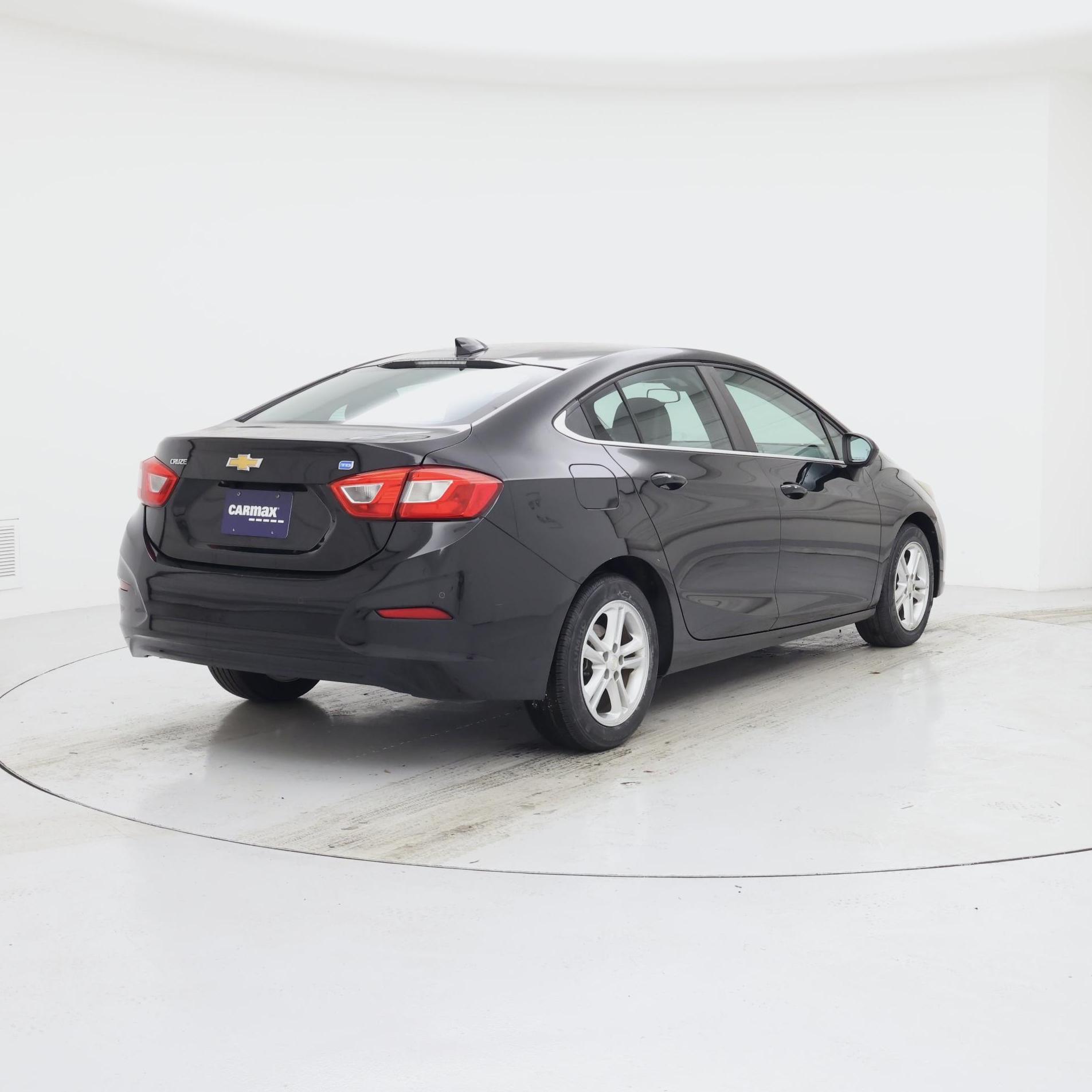 Thumbnail: 2017 Chevrolet Cruze - 8