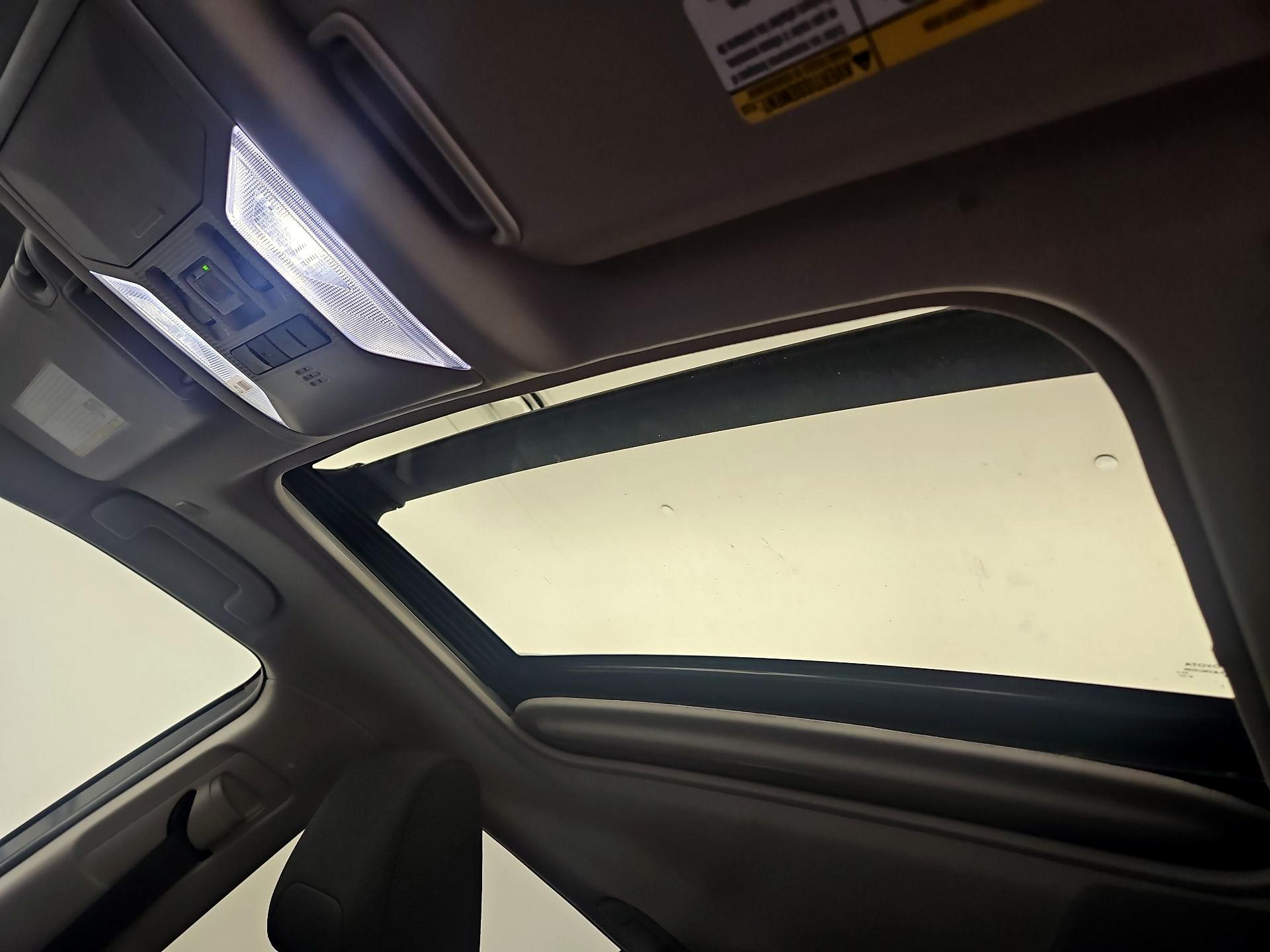 Thumbnail: 2023 Toyota RAV4 - 18