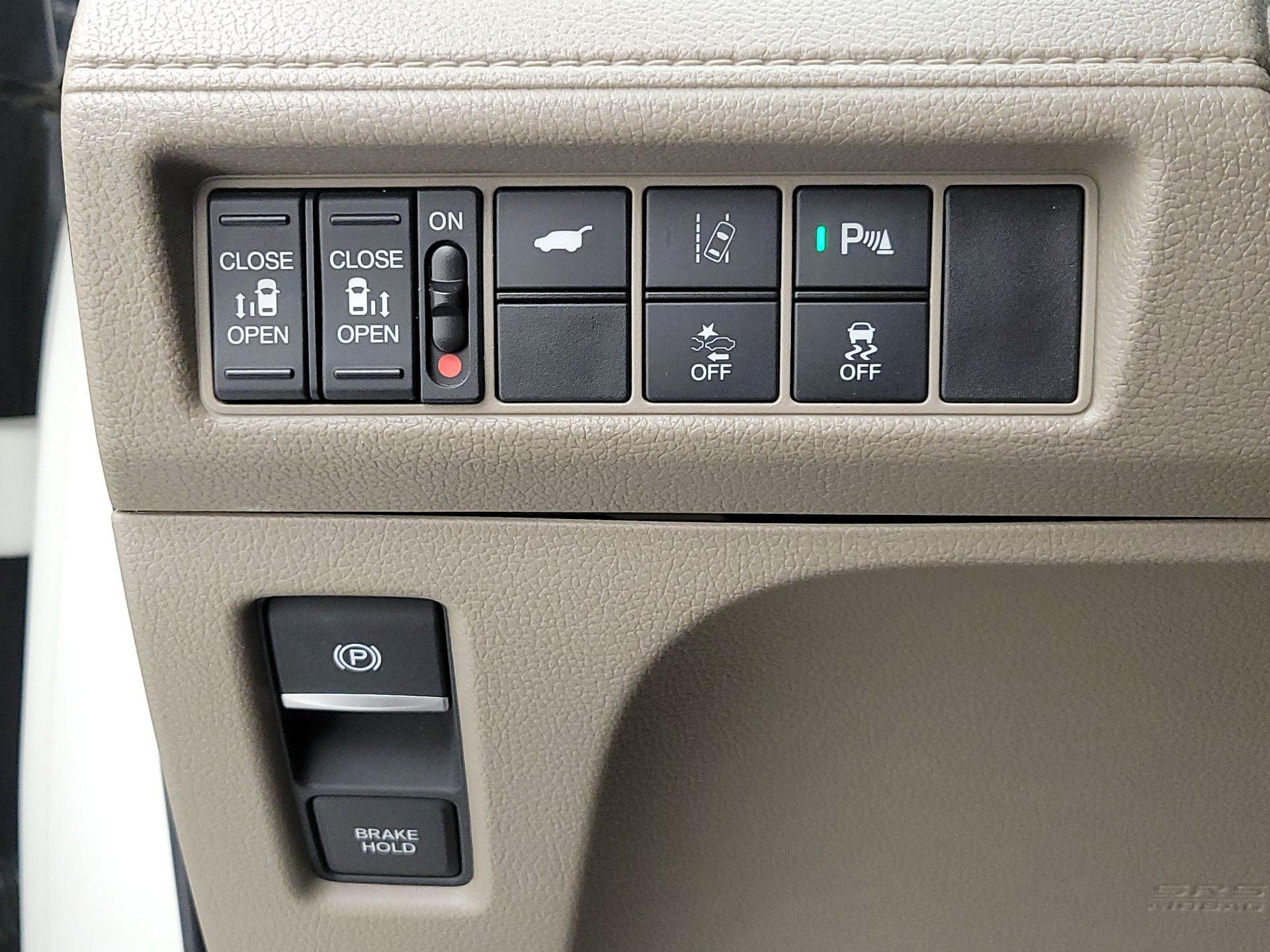 Thumbnail: 2019 Honda Odyssey - 13