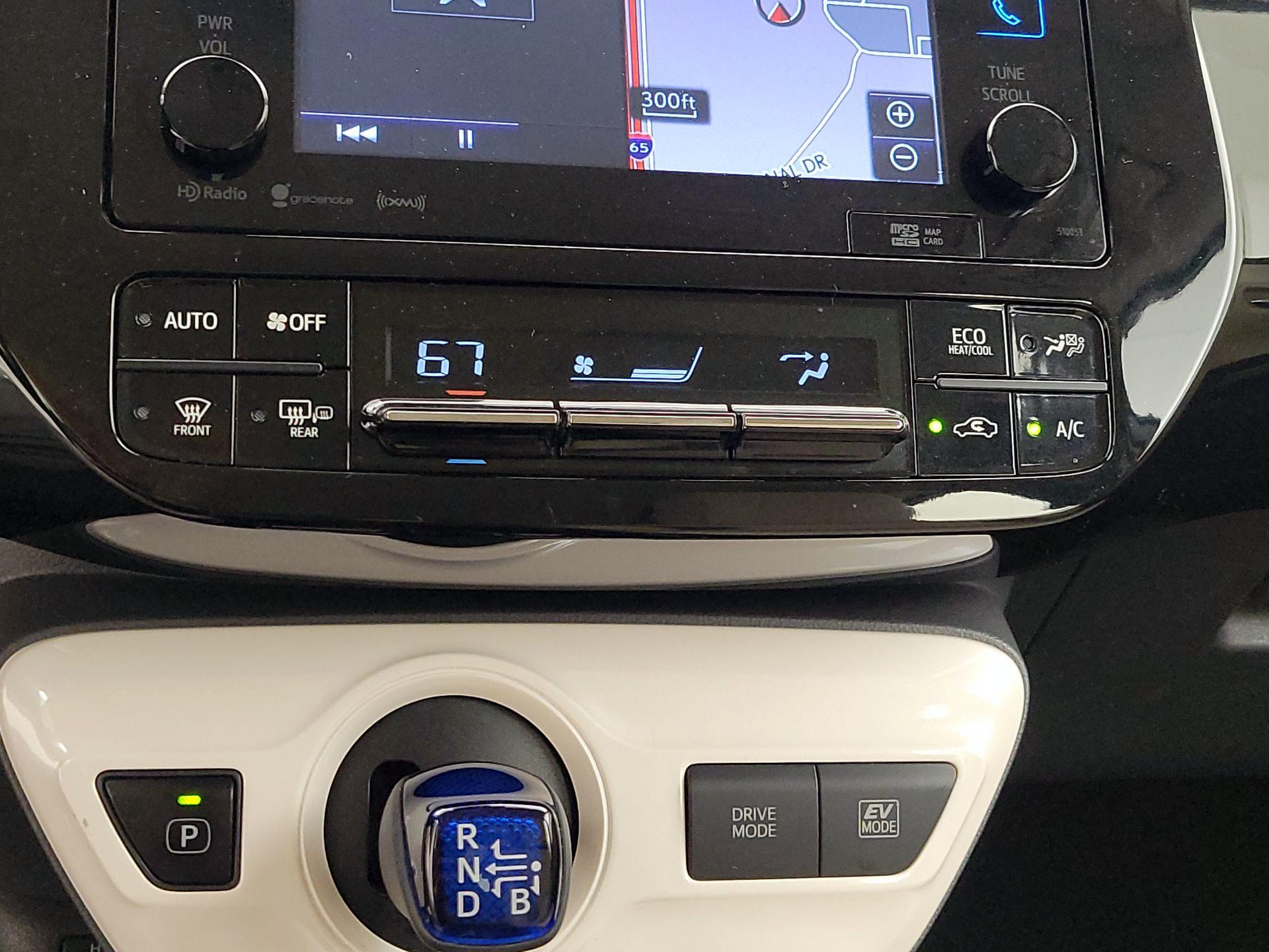 Thumbnail: 2017 Toyota Prius - 16