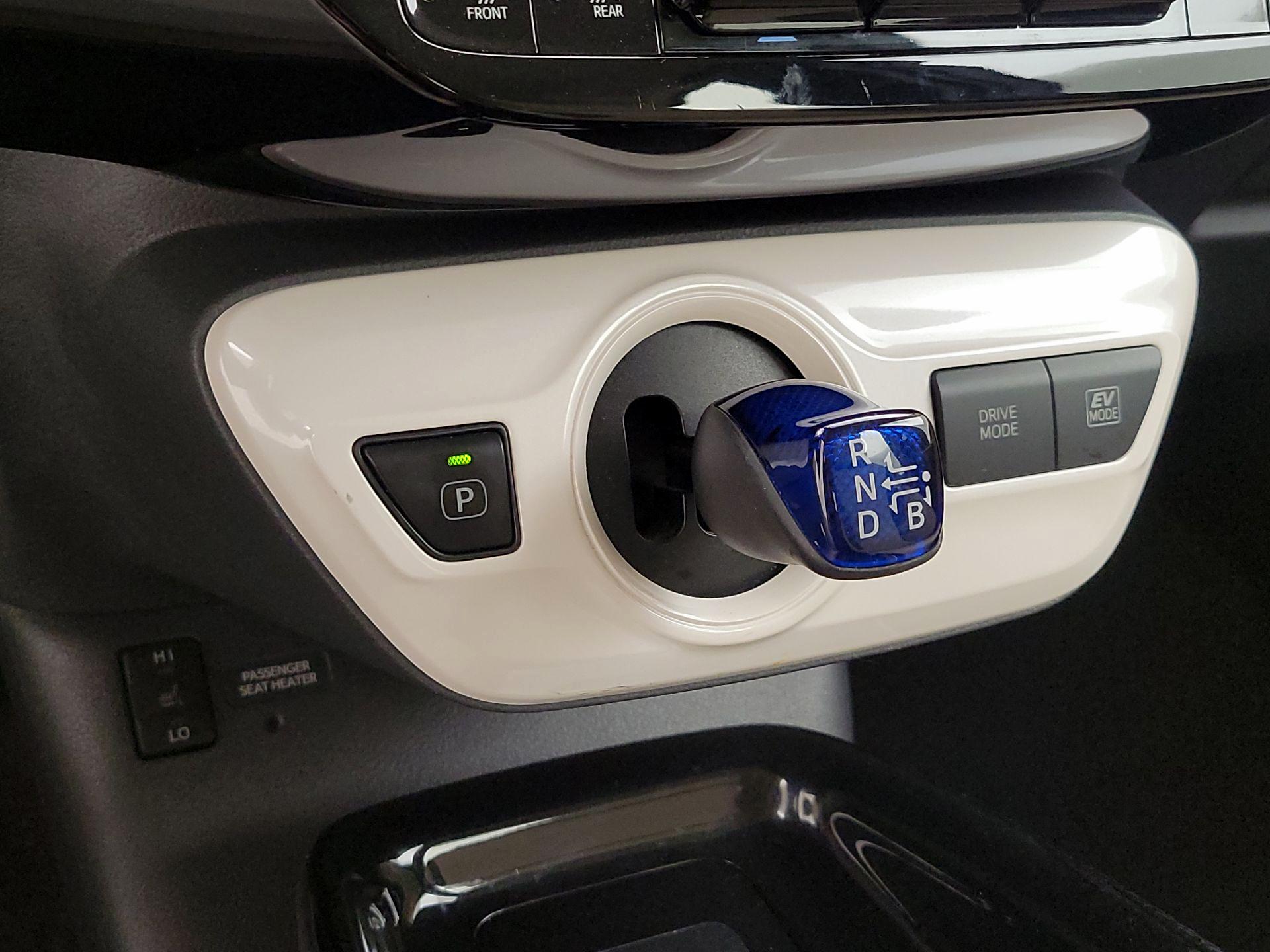 Thumbnail: 2017 Toyota Prius - 17