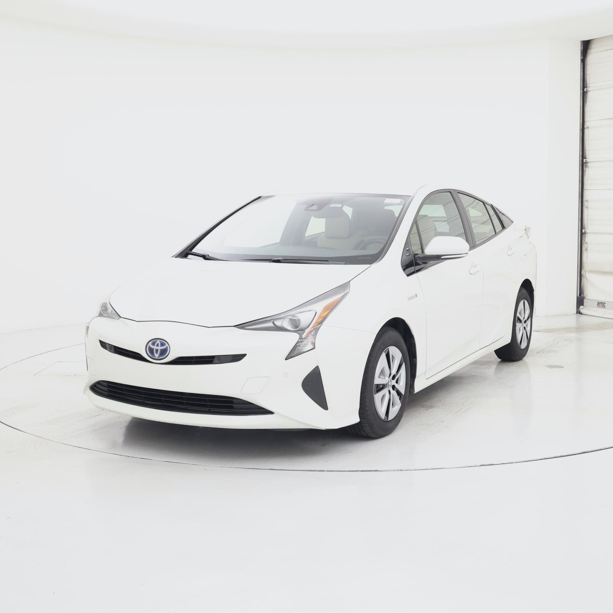 Thumbnail: 2017 Toyota Prius - 4