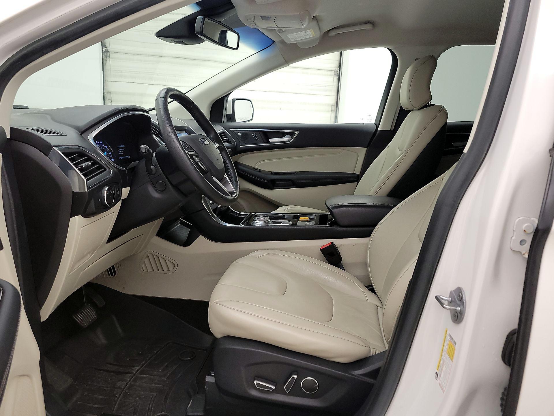 Thumbnail: 2019 Ford Edge - 11