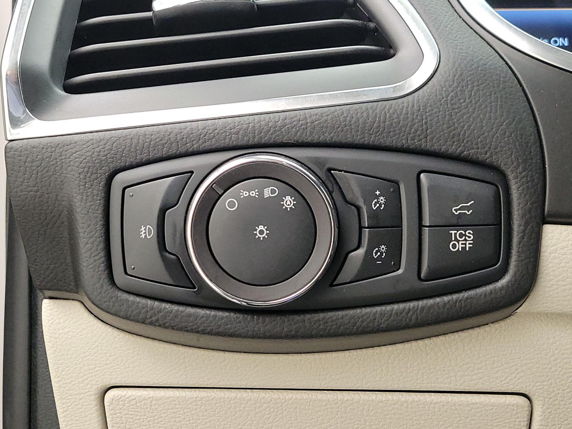 Thumbnail: 2019 Ford Edge - 13