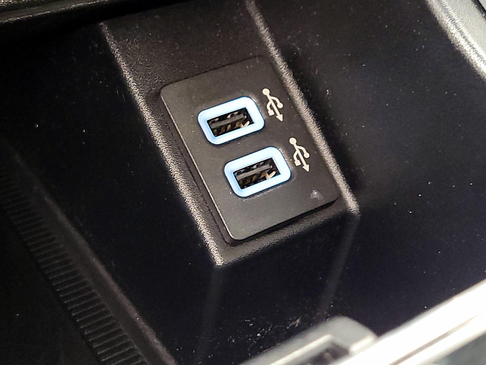 Thumbnail: 2019 Ford Edge - 18