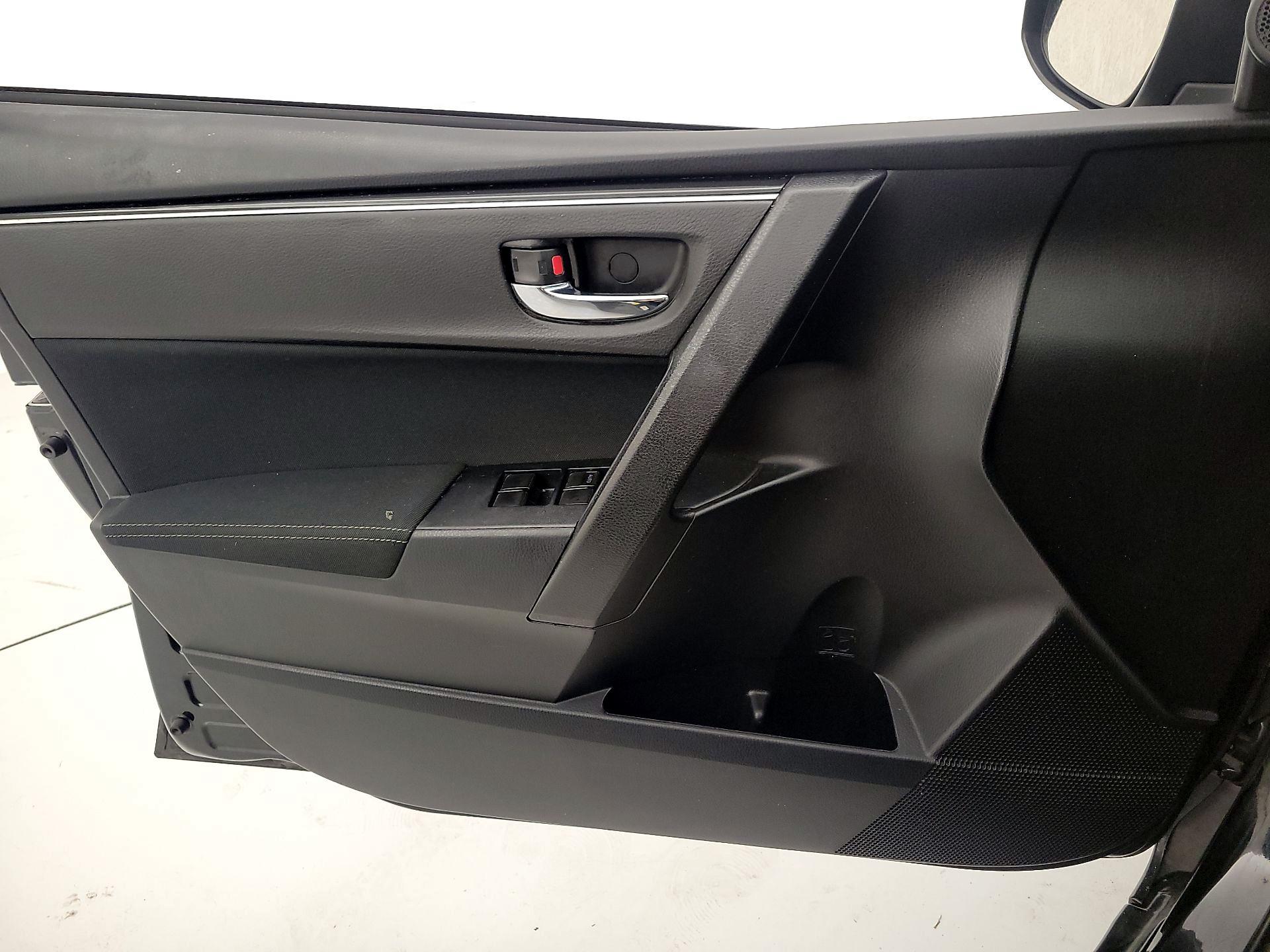 Thumbnail: 2018 Toyota Corolla - 12