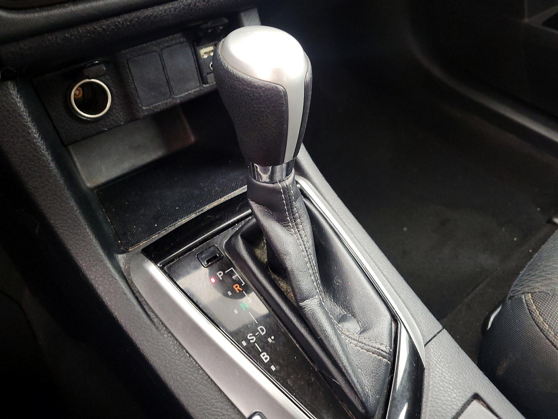 Thumbnail: 2018 Toyota Corolla - 15