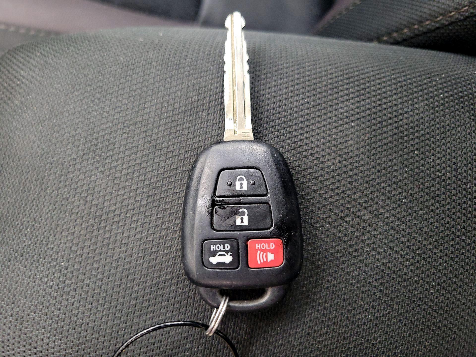 Thumbnail: 2018 Toyota Corolla - 19