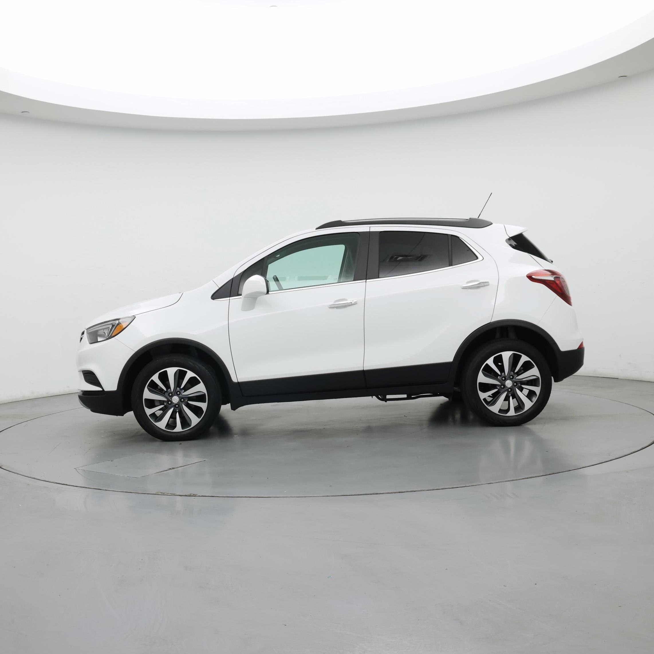 Thumbnail: 2022 Buick Encore - 3