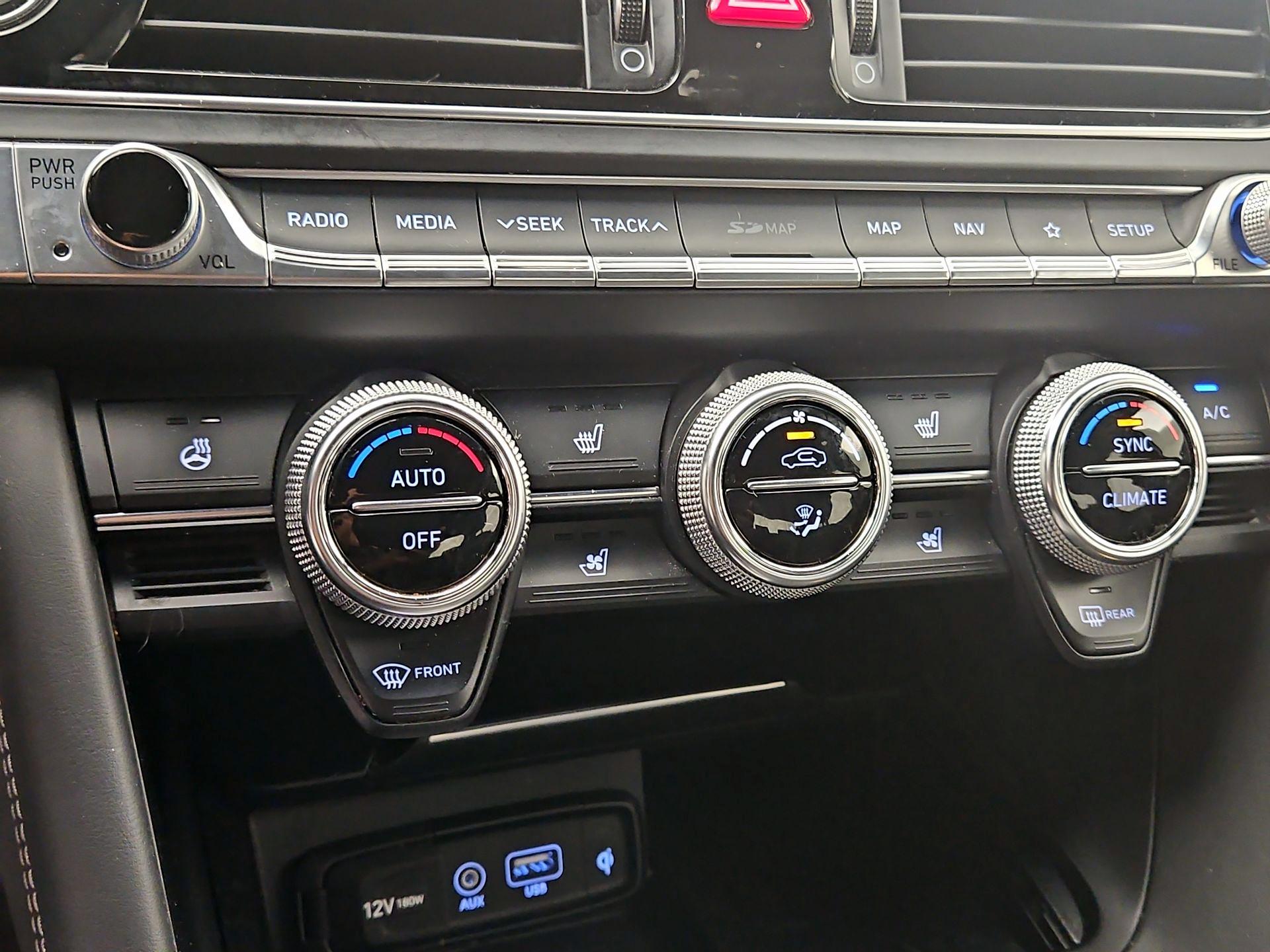 Thumbnail: 2020 Genesis G70 - 17