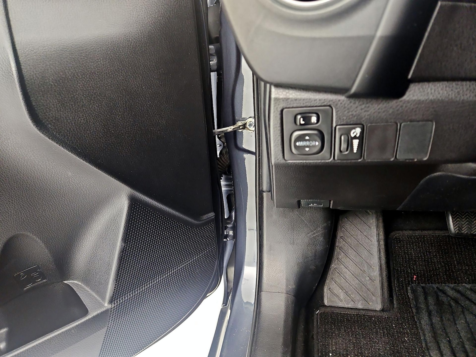 2019 Toyota Corolla SE - Photo 14