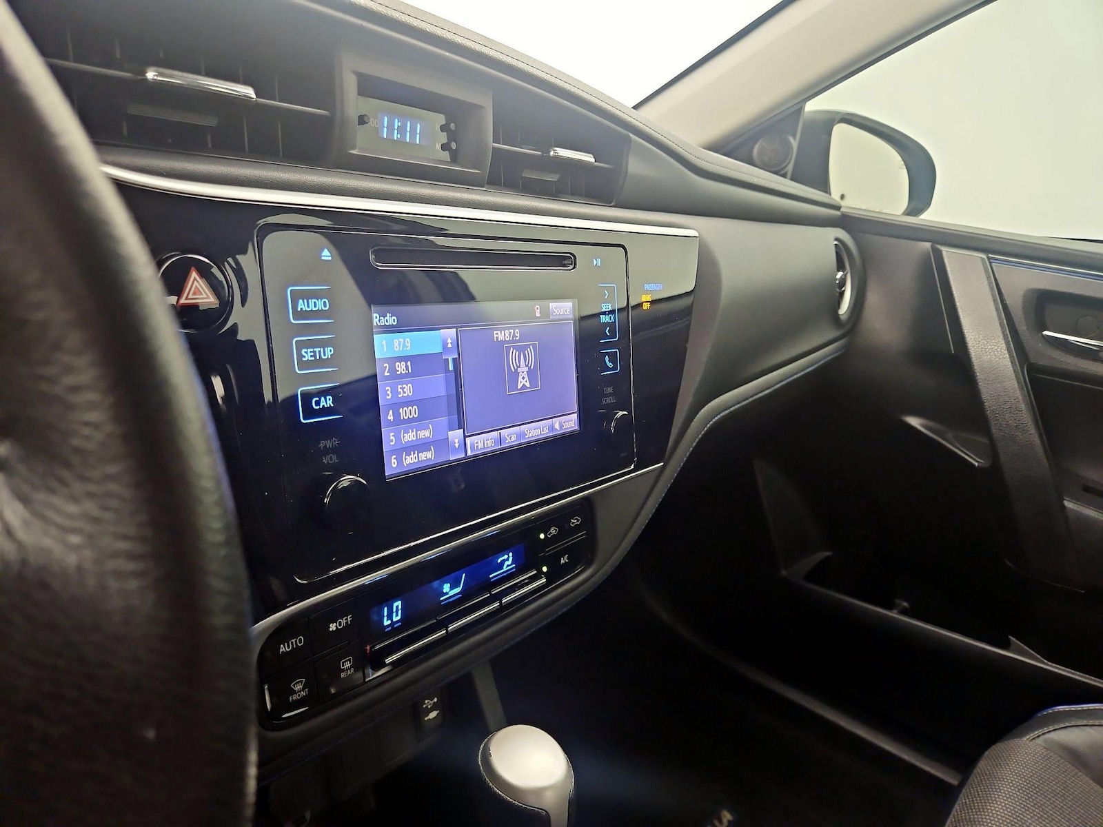2019 Toyota Corolla SE - Photo 16
