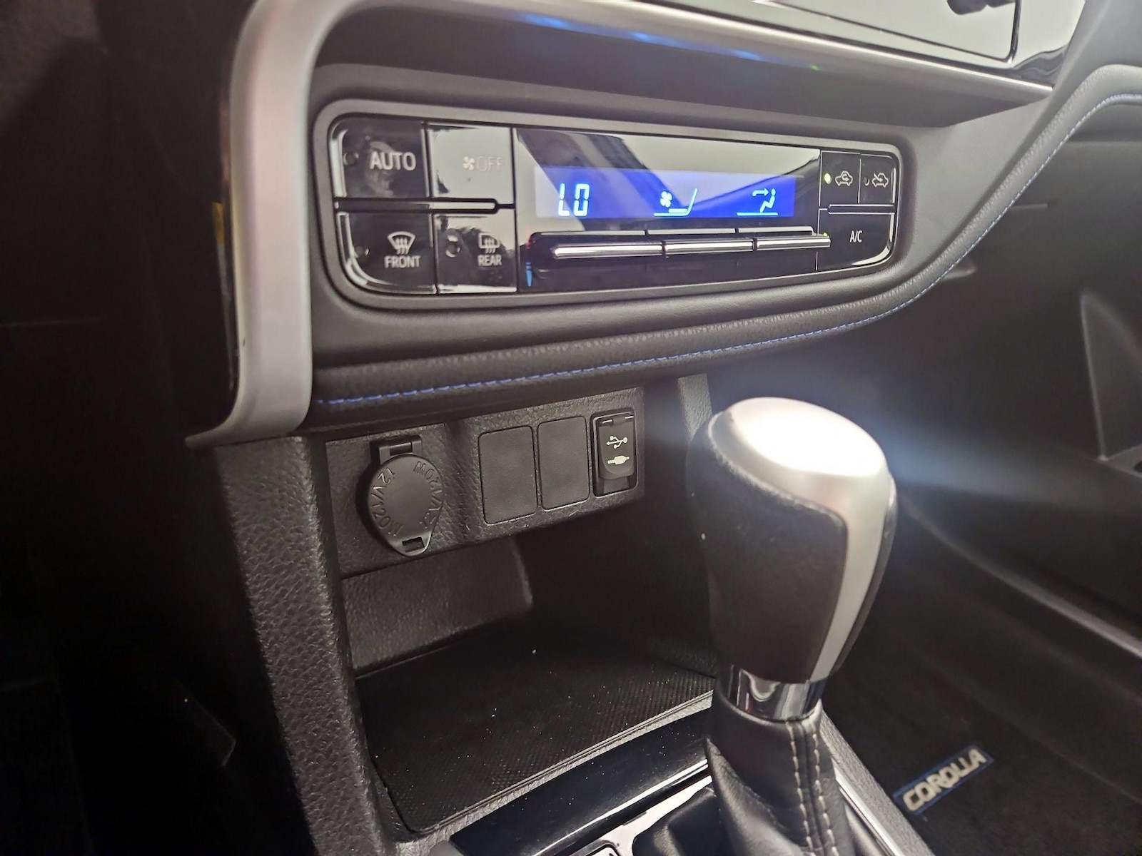 2019 Toyota Corolla SE - Photo 19
