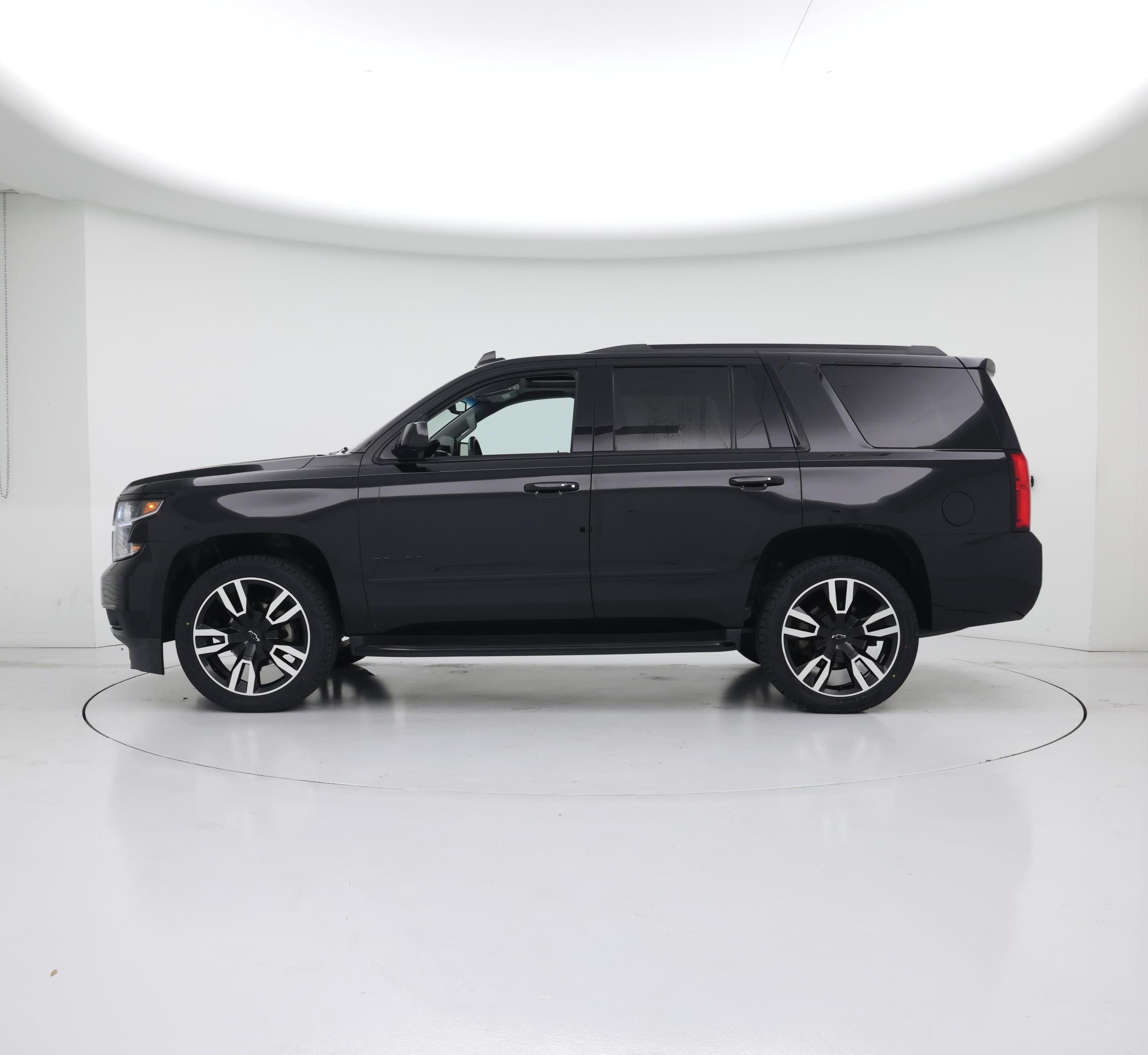 Thumbnail: 2018 Chevrolet Tahoe - 3