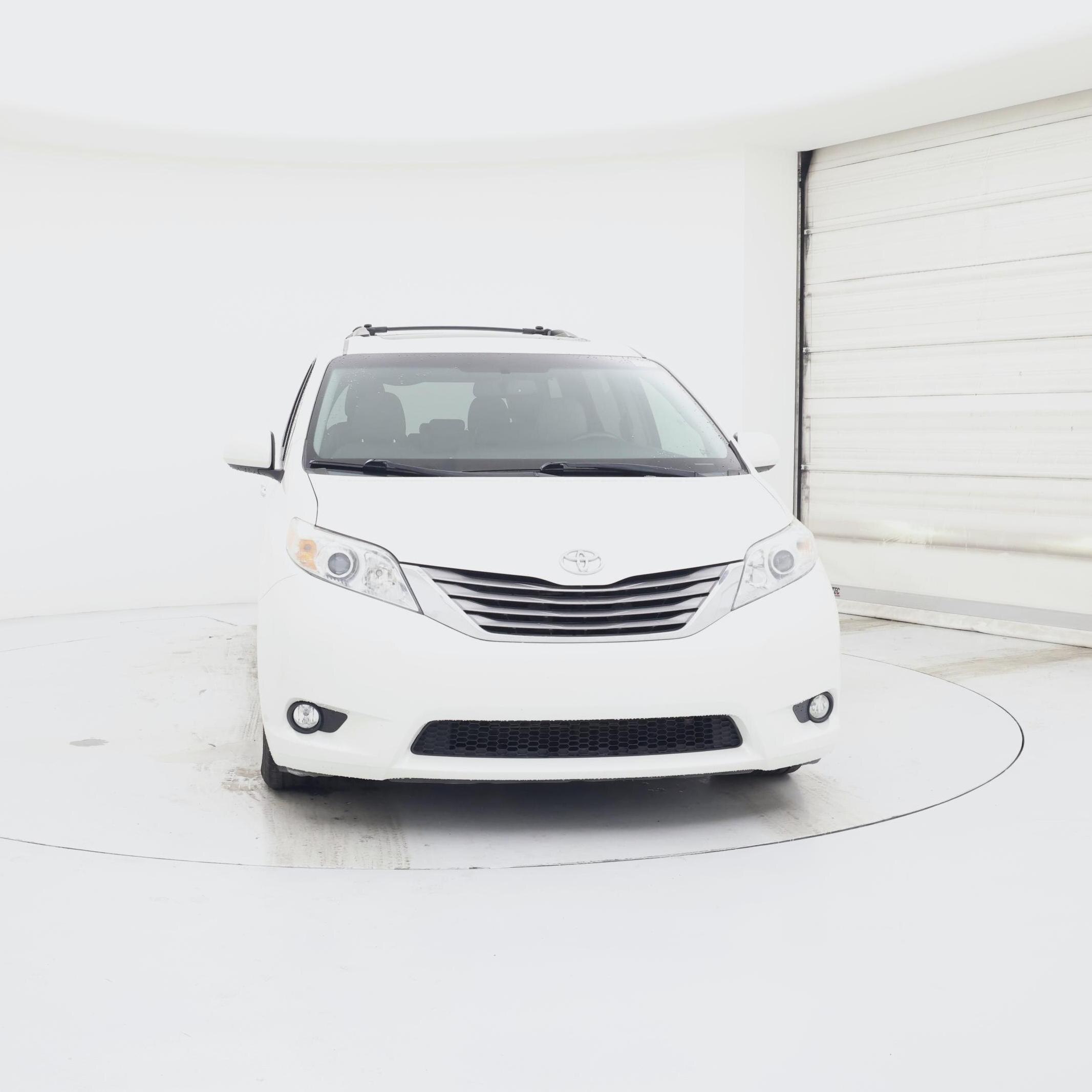 Thumbnail: 2015 Toyota Sienna - 5
