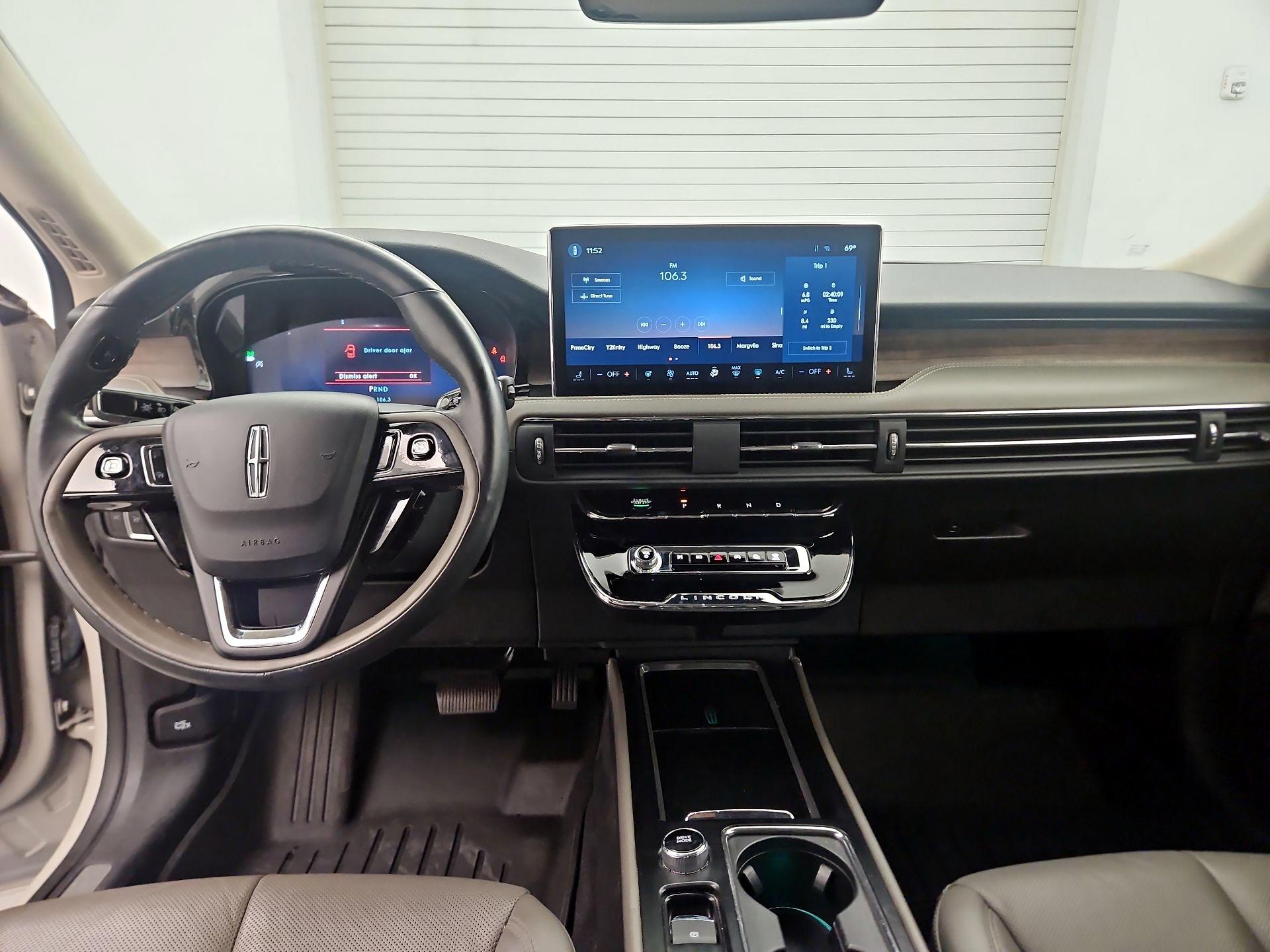 Thumbnail: 2023 Lincoln Corsair - 9