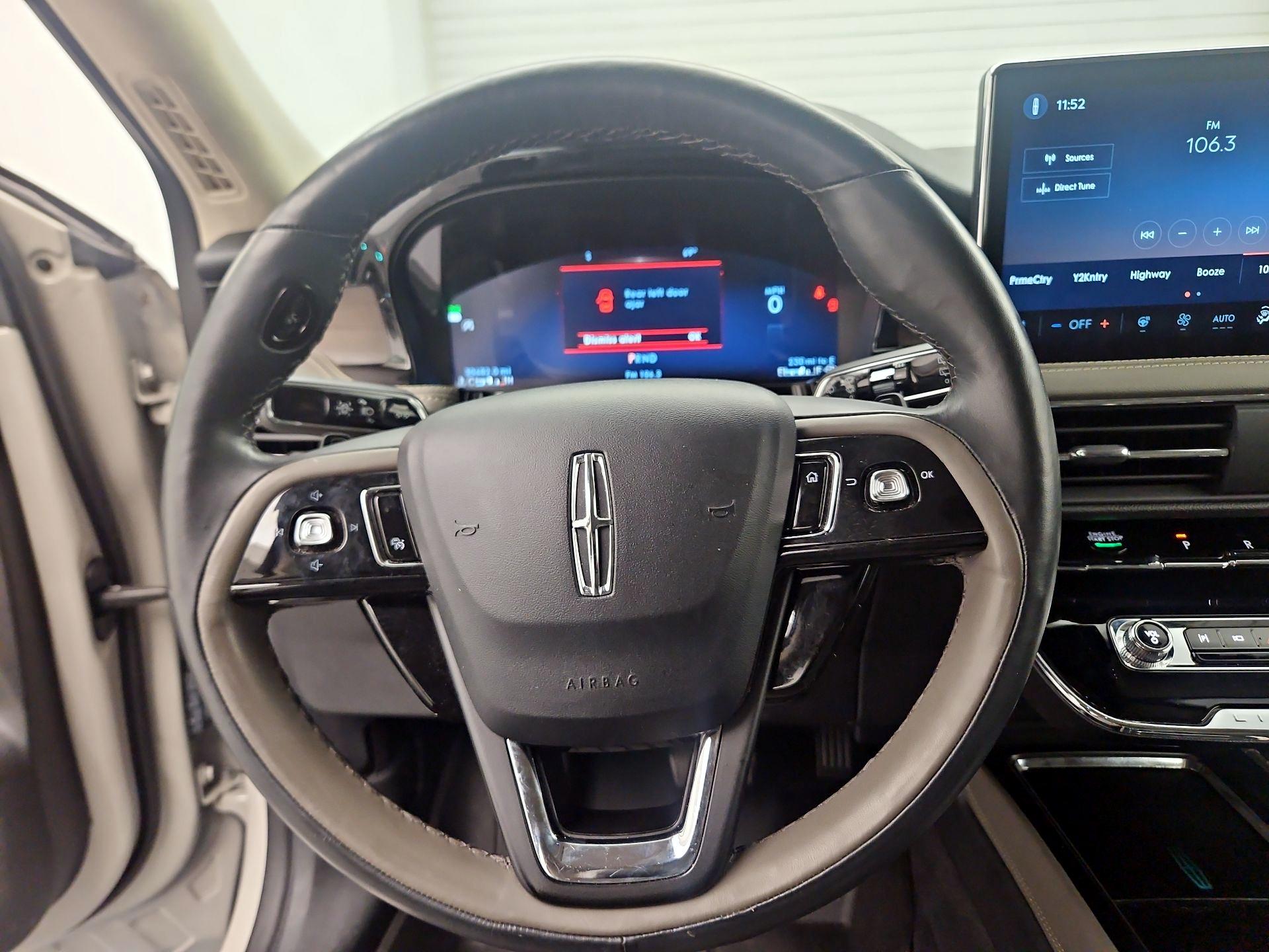 Thumbnail: 2023 Lincoln Corsair - 10