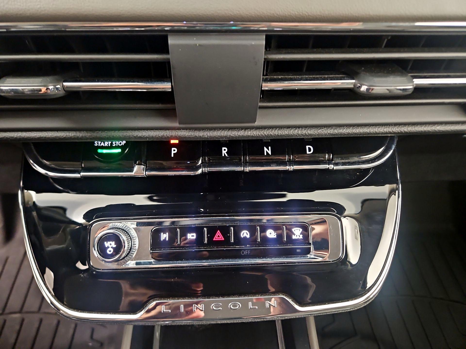 Thumbnail: 2023 Lincoln Corsair - 17