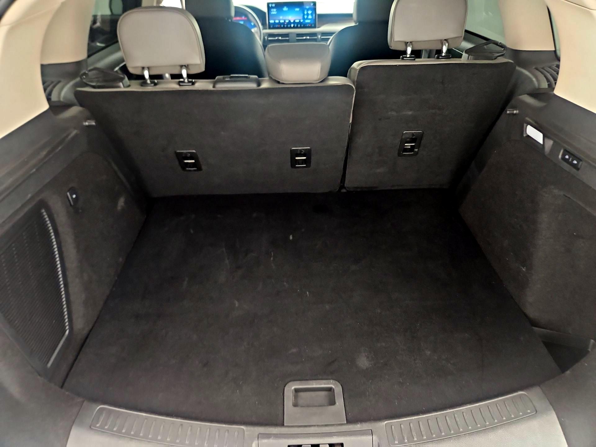 Thumbnail: 2023 Lincoln Corsair - 19