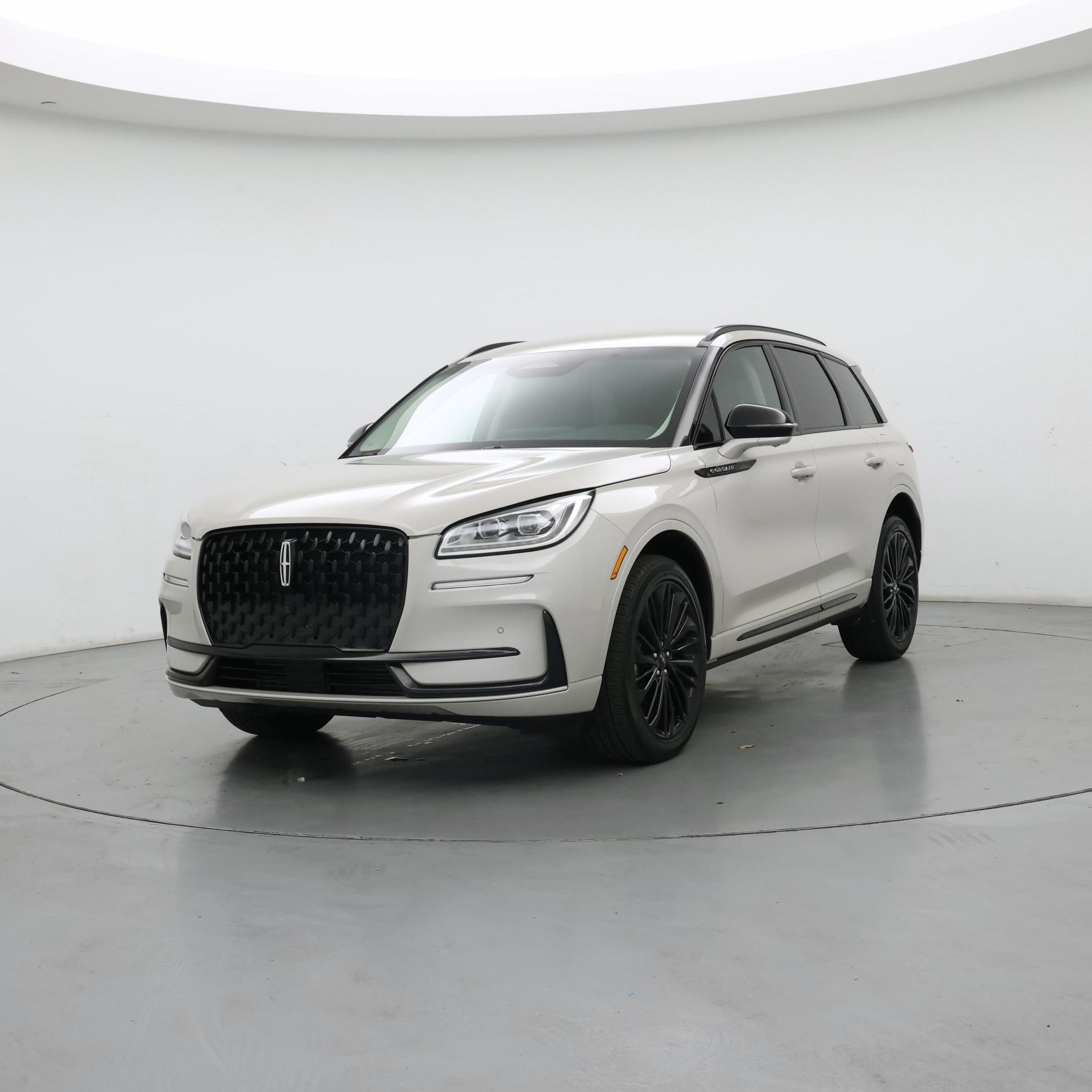 Thumbnail: 2023 Lincoln Corsair - 4