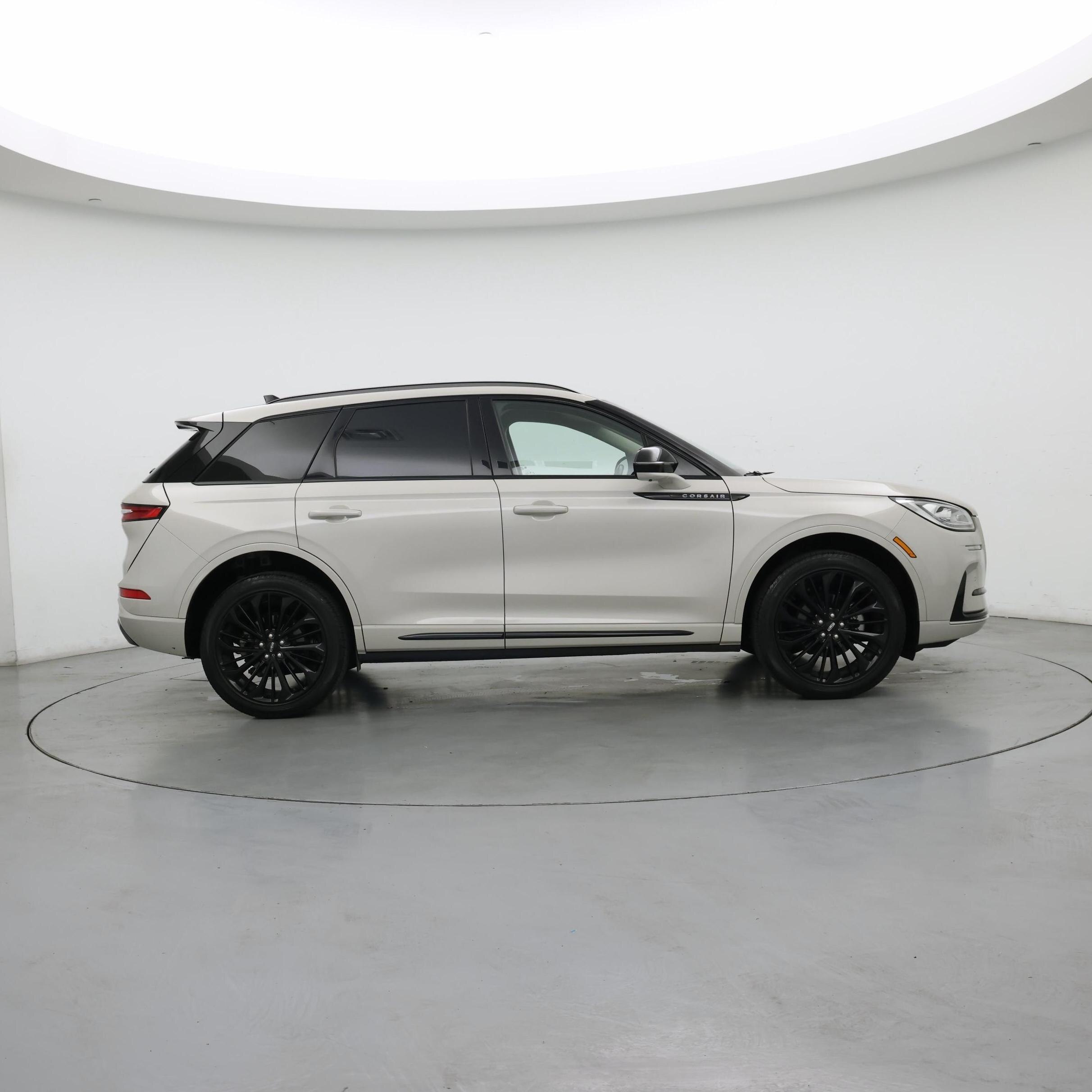 Thumbnail: 2023 Lincoln Corsair - 7