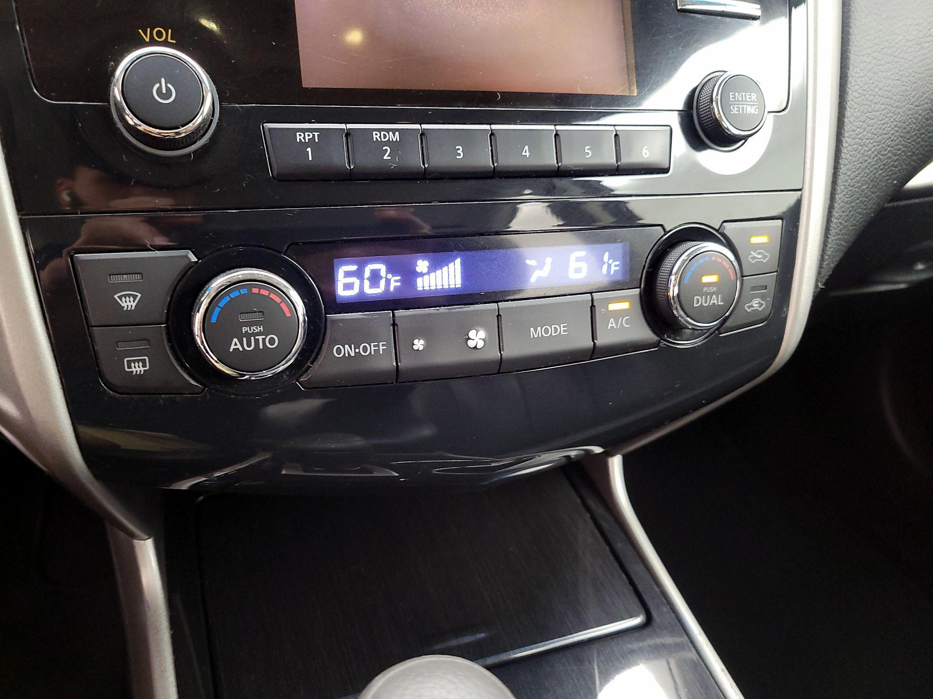 Thumbnail: 2014 Nissan Altima - 15
