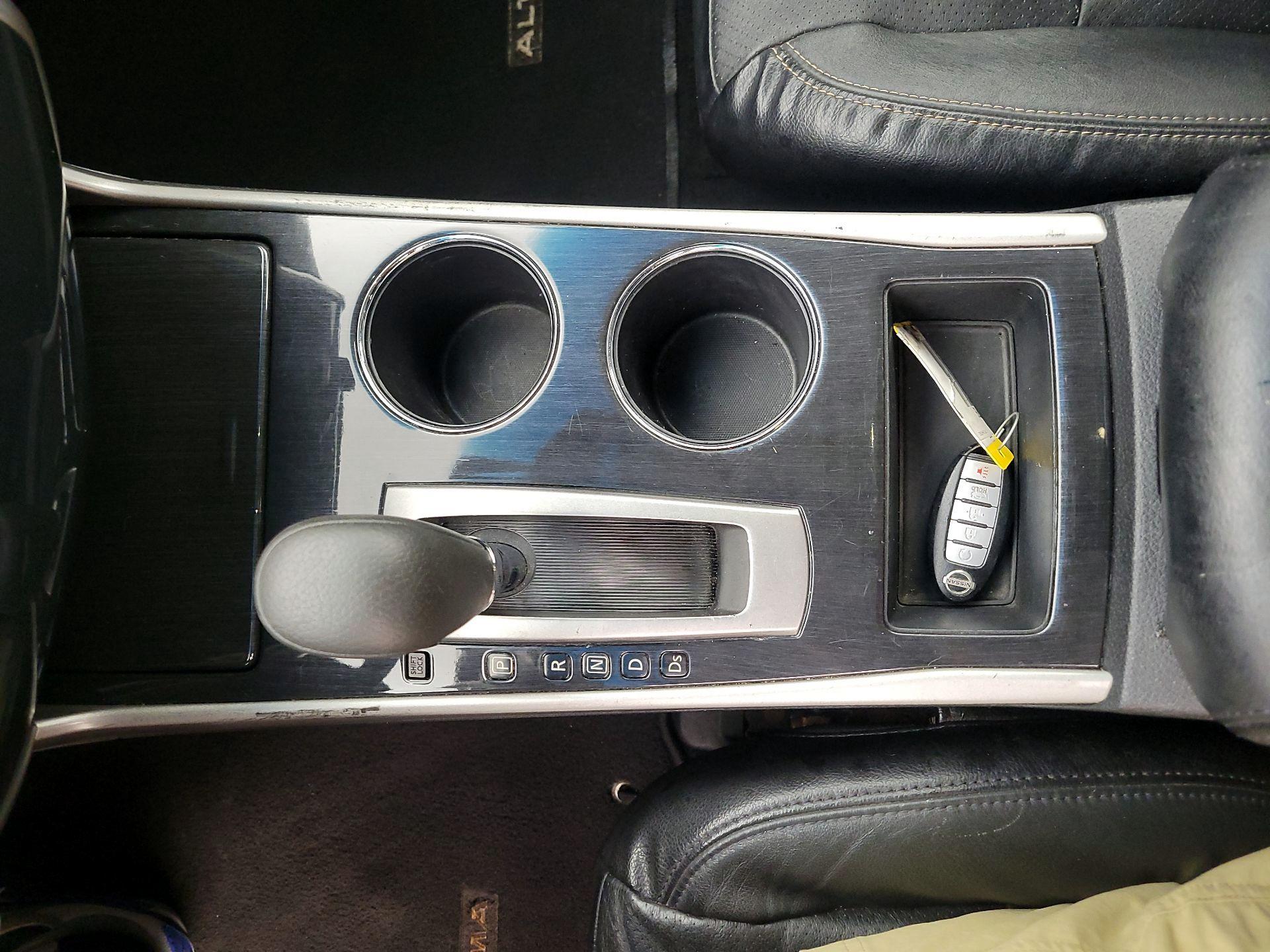 Thumbnail: 2014 Nissan Altima - 16