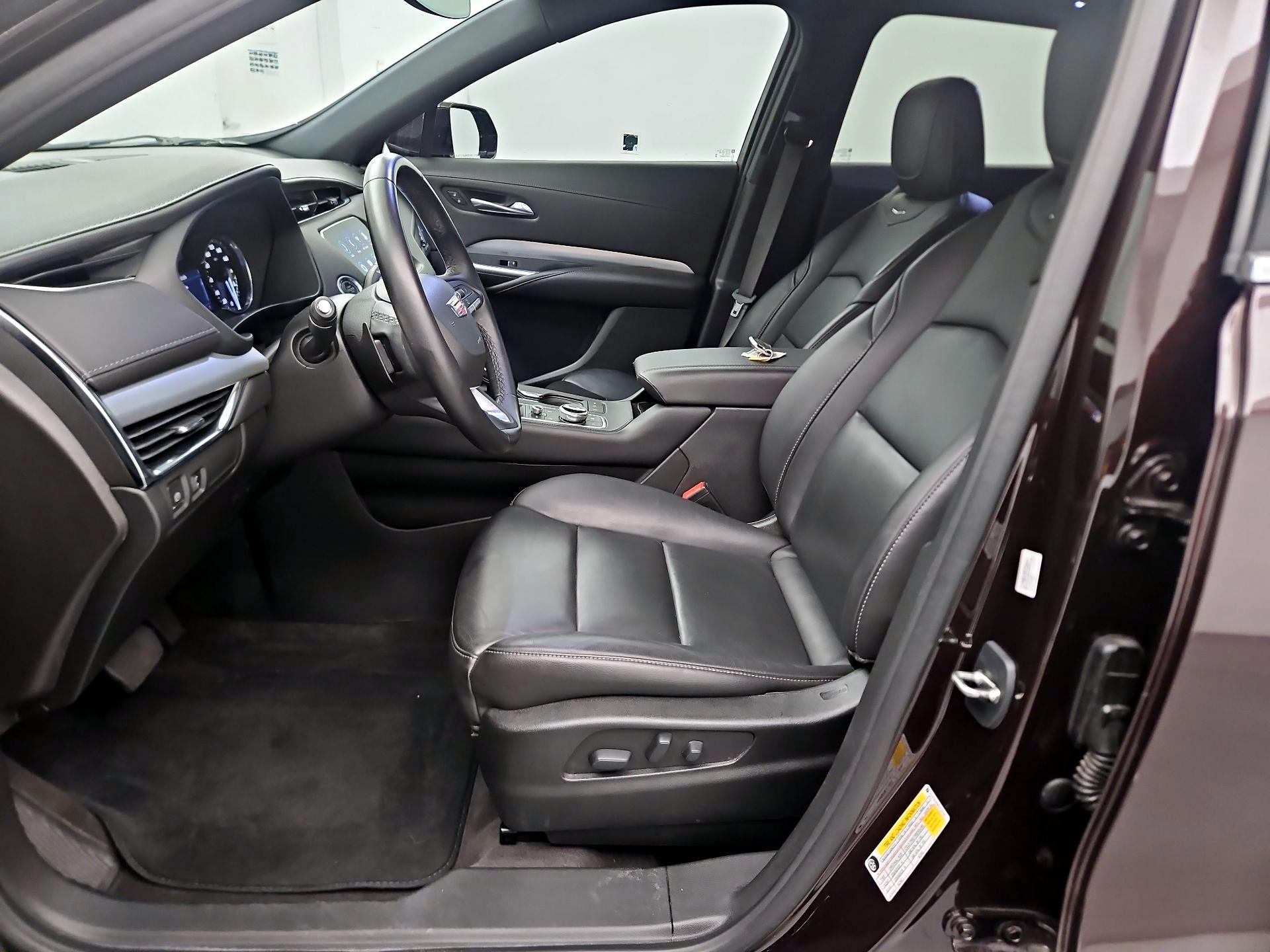 Thumbnail: 2020 Cadillac XT4 - 11
