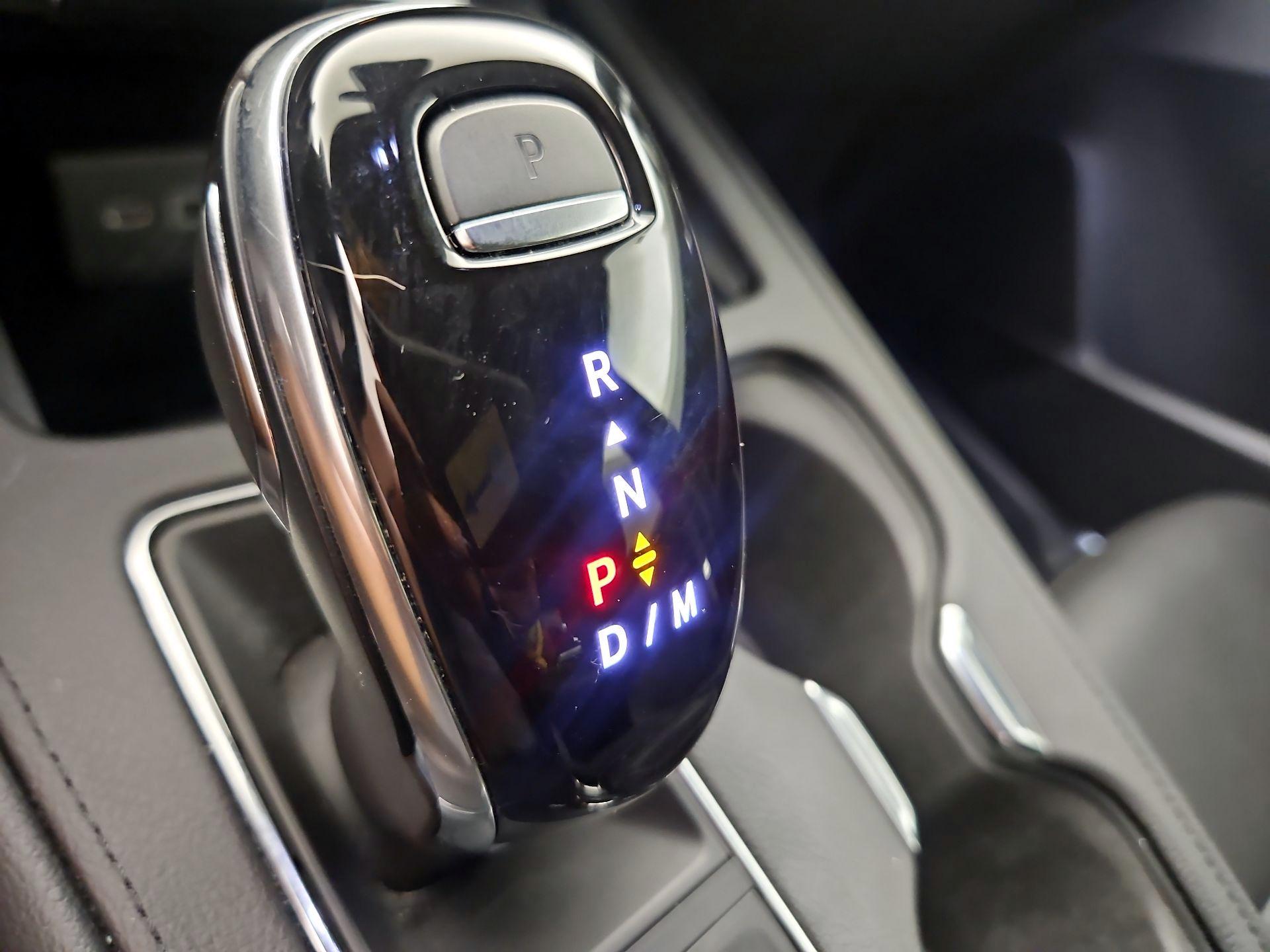 Thumbnail: 2020 Cadillac XT4 - 16