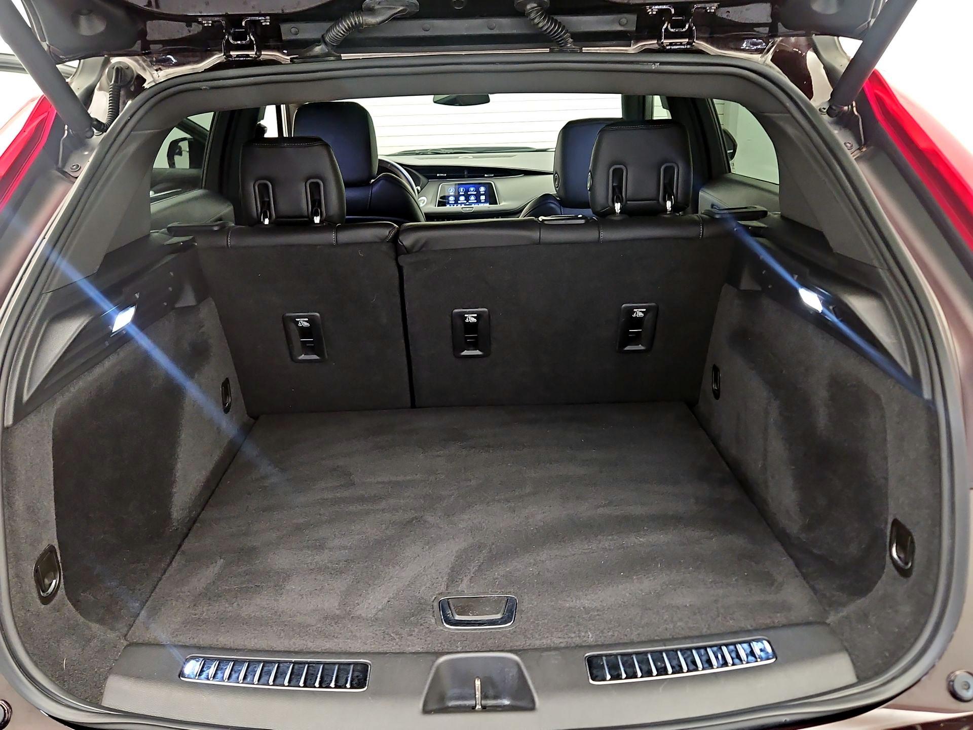 Thumbnail: 2020 Cadillac XT4 - 19