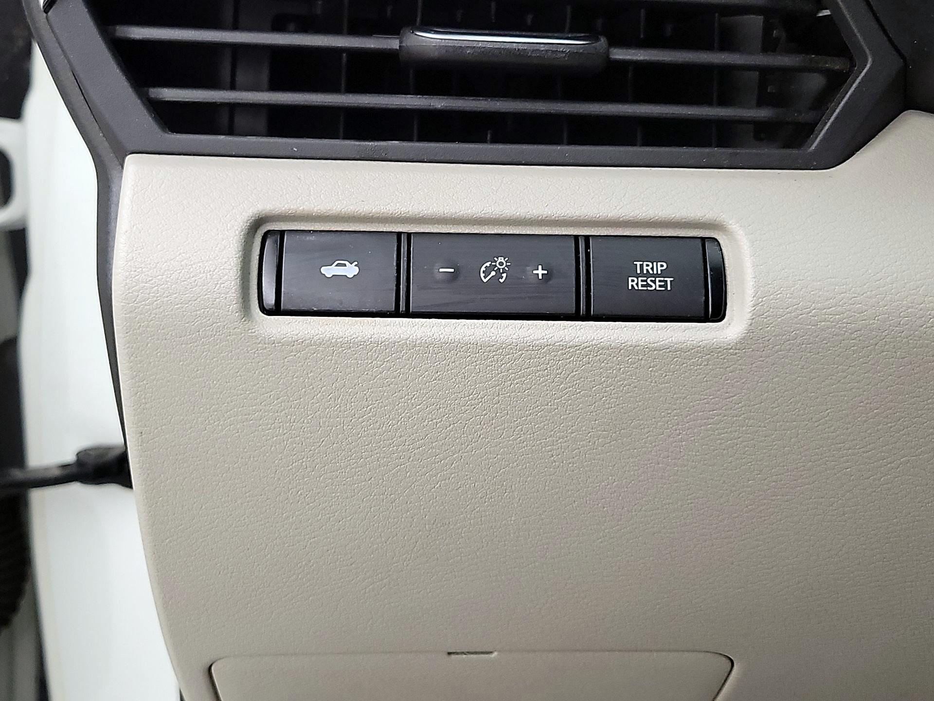 Thumbnail: 2019 Nissan Altima - 13