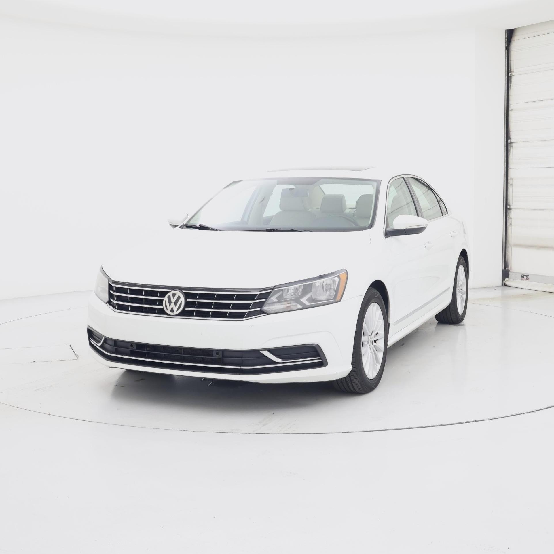 Thumbnail: 2017 Volkswagen Passat - 4