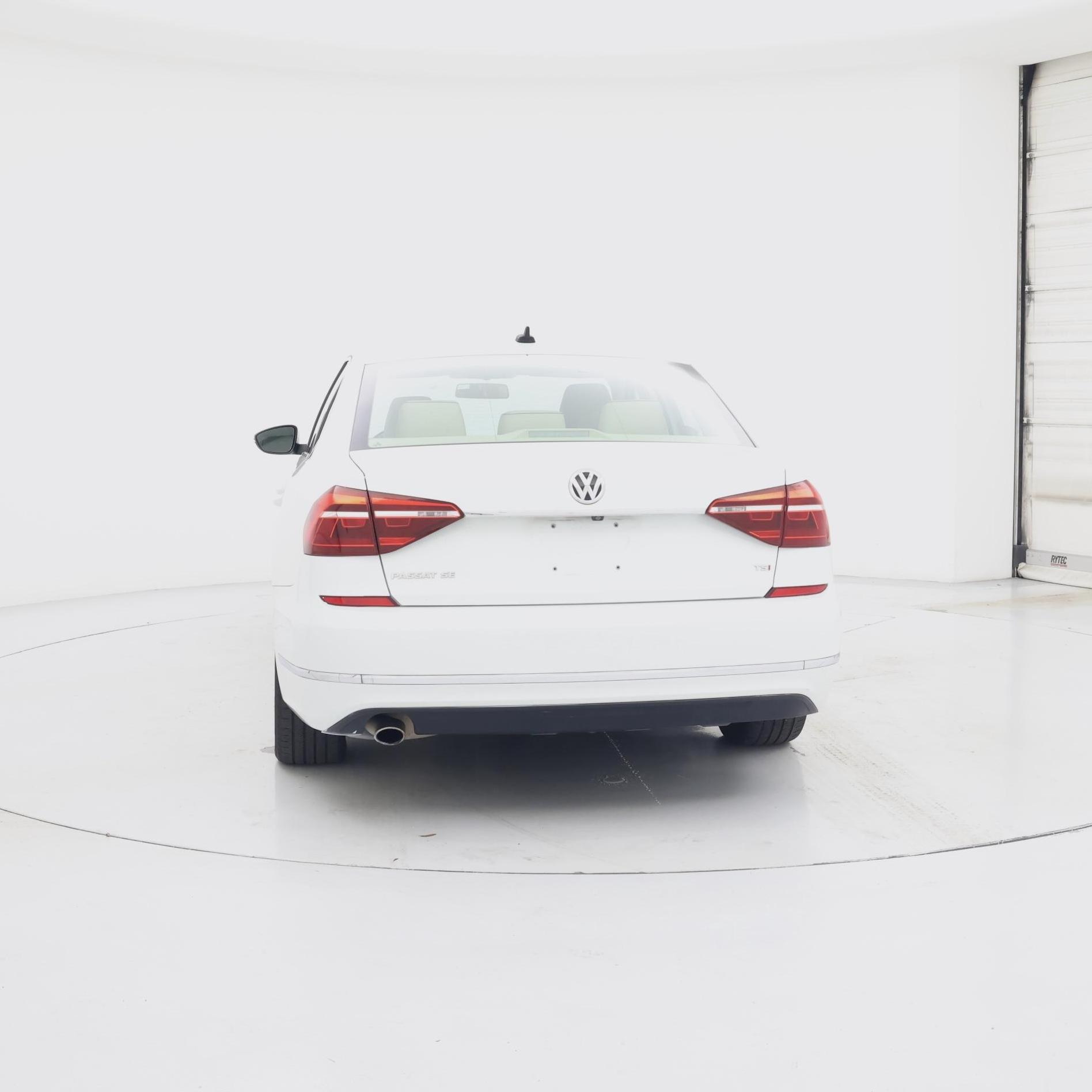 Thumbnail: 2017 Volkswagen Passat - 6