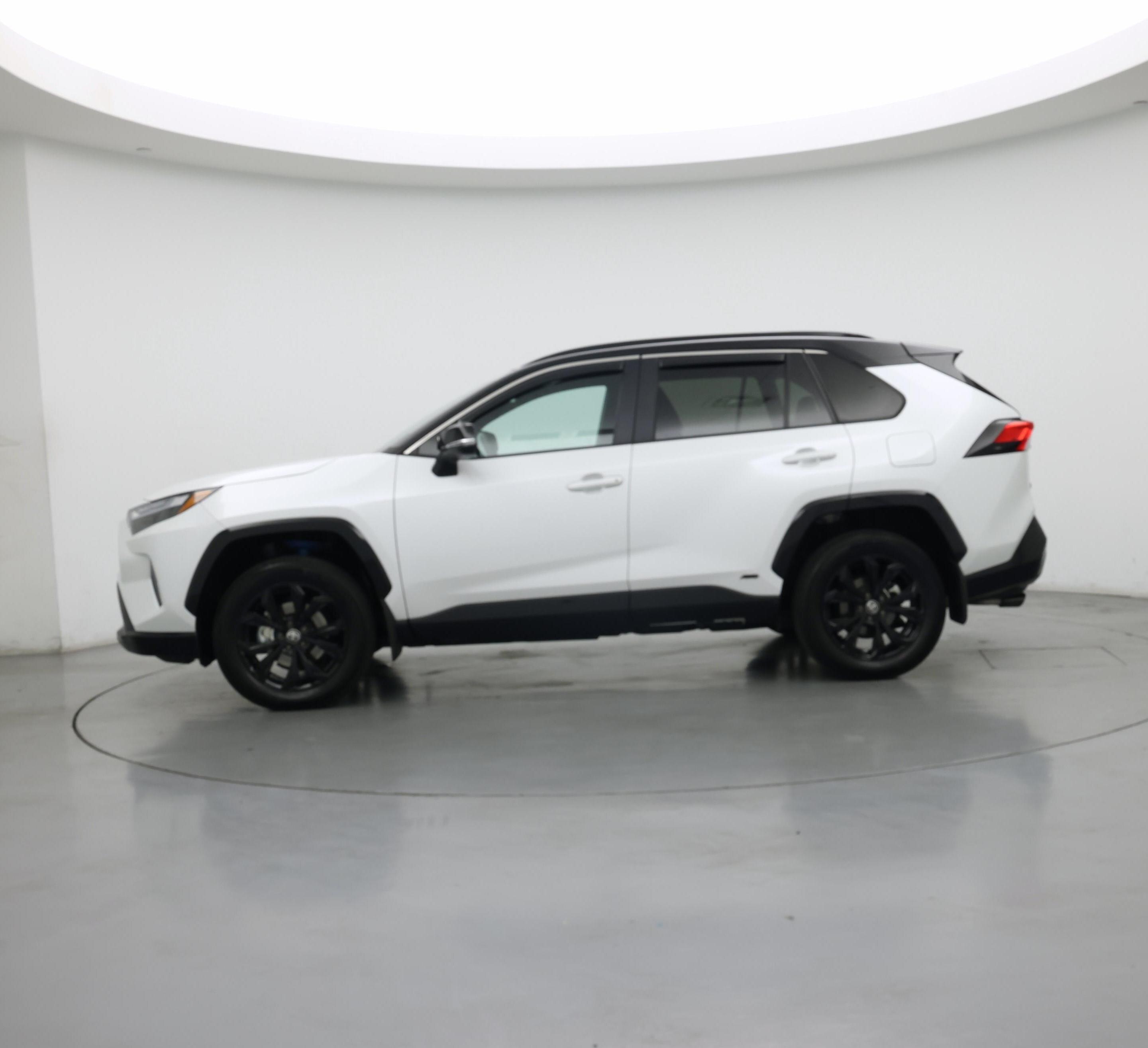 Thumbnail: 2024 Toyota RAV4 - 3