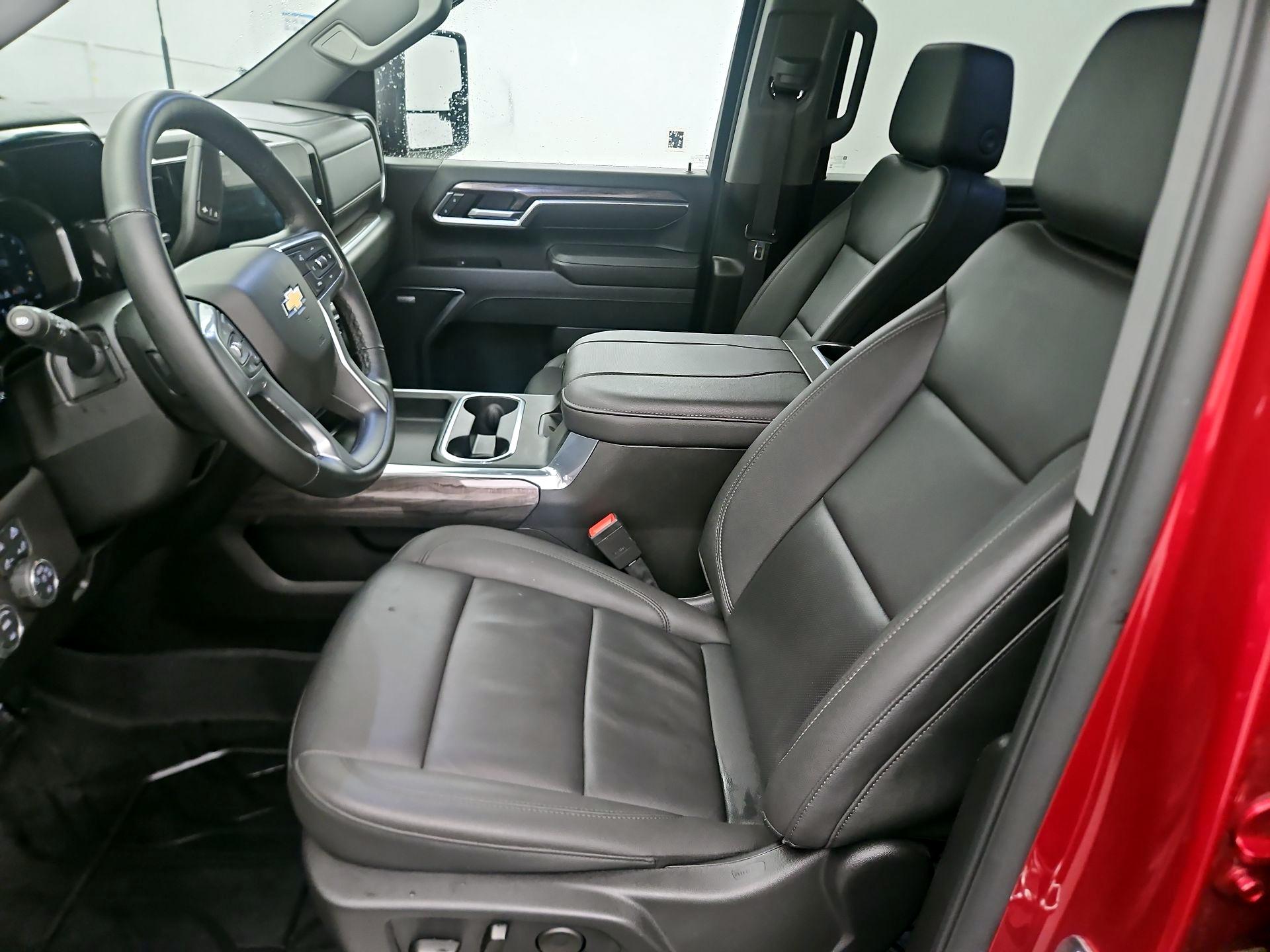 Thumbnail: 2026 Chevrolet Silverado 3500 - 11