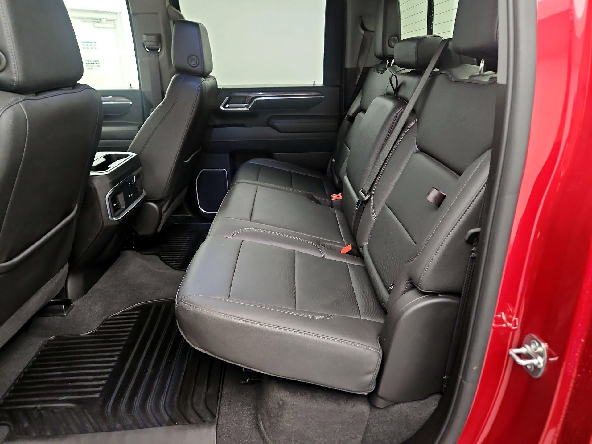 Thumbnail: 2026 Chevrolet Silverado 3500 - 19