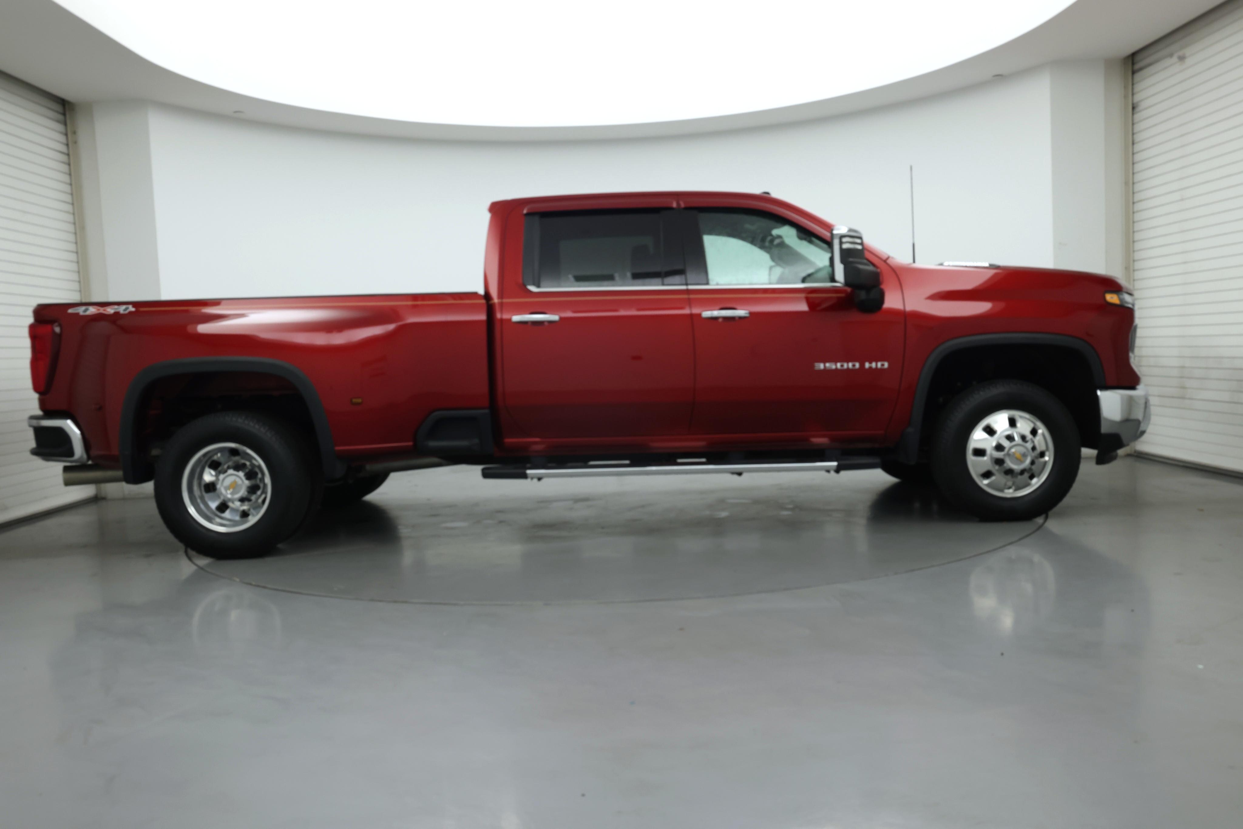 Thumbnail: 2026 Chevrolet Silverado 3500 - 7