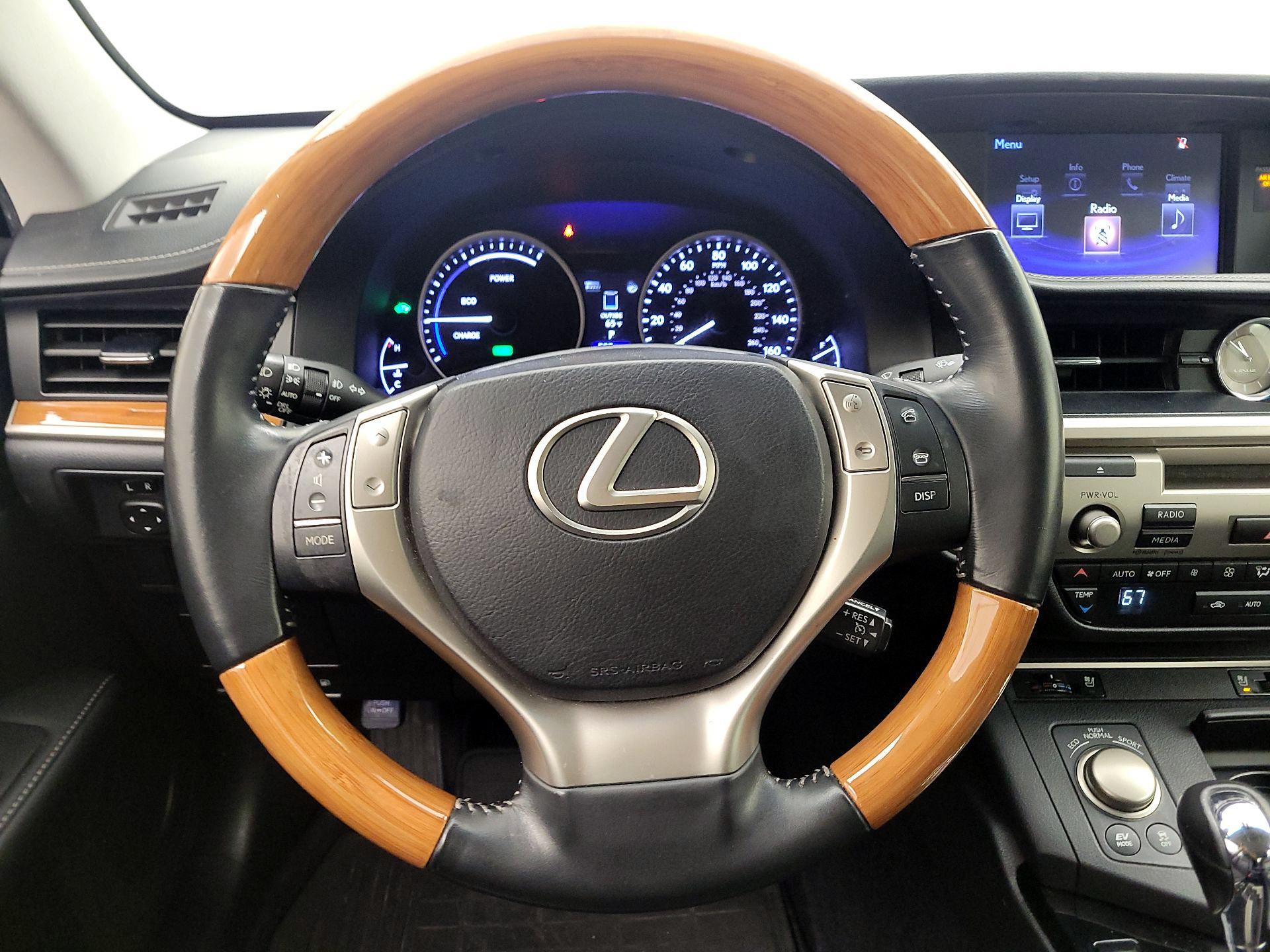 Thumbnail: 2015 Lexus ES - 10