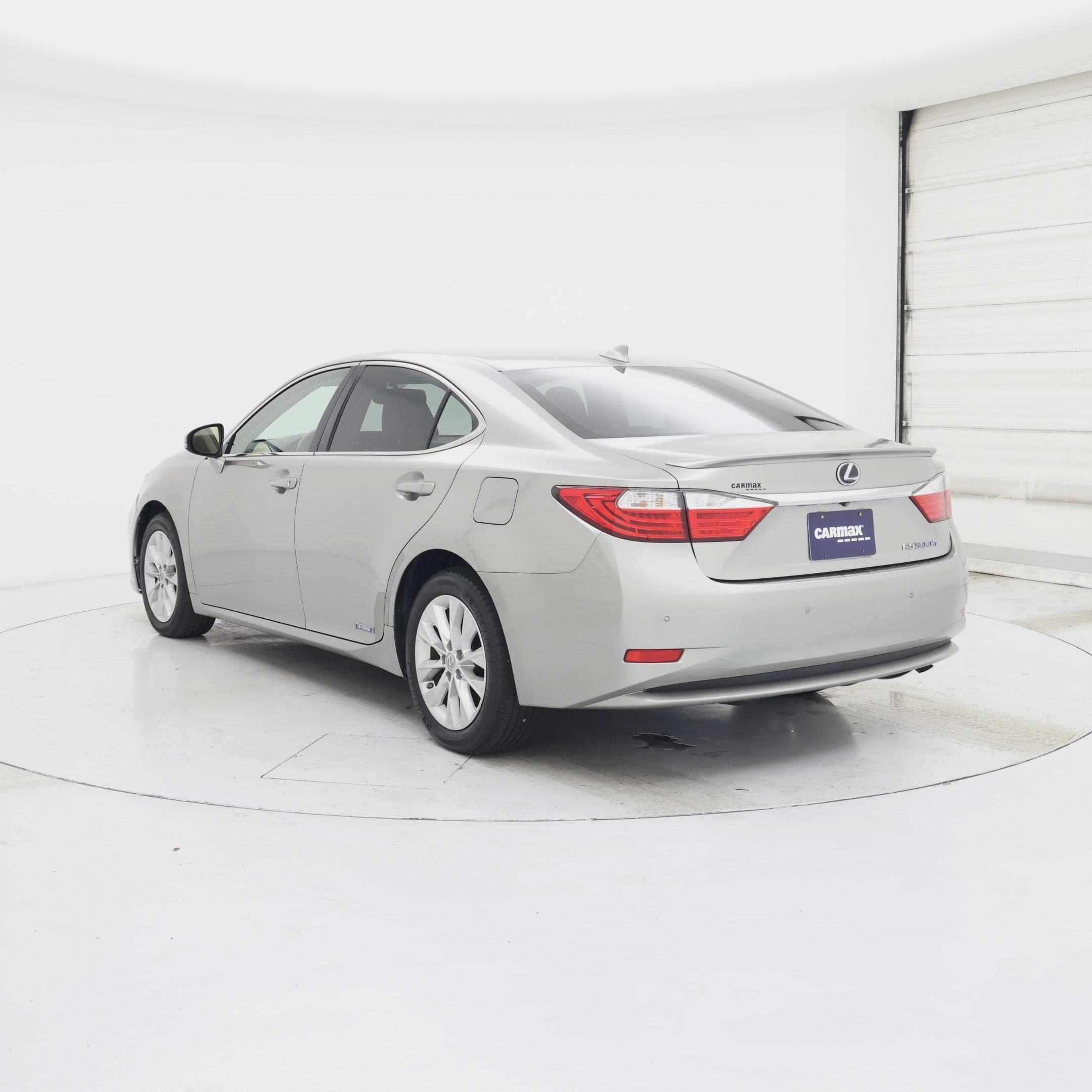Thumbnail: 2015 Lexus ES - 2