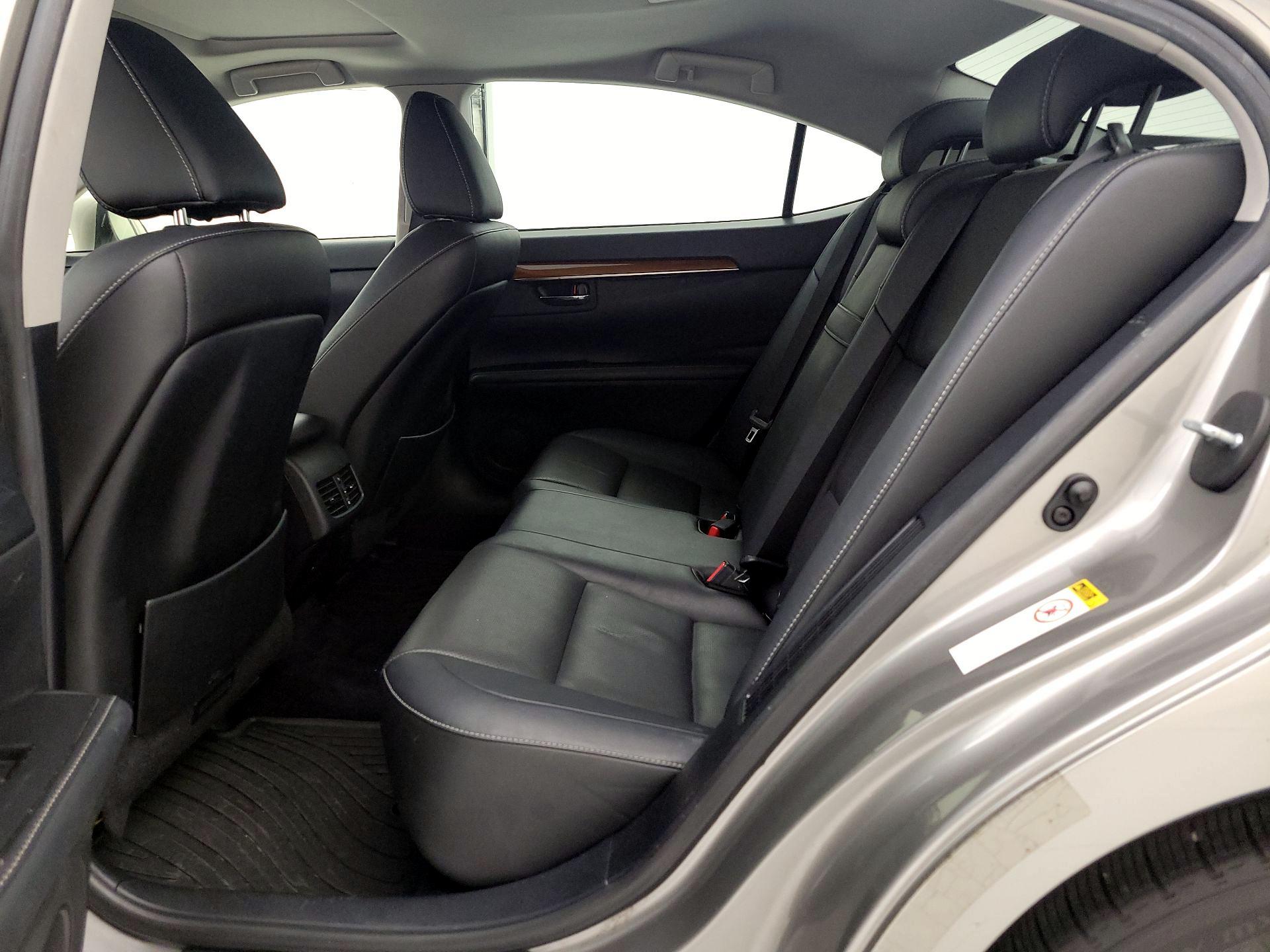 Thumbnail: 2015 Lexus ES - 19