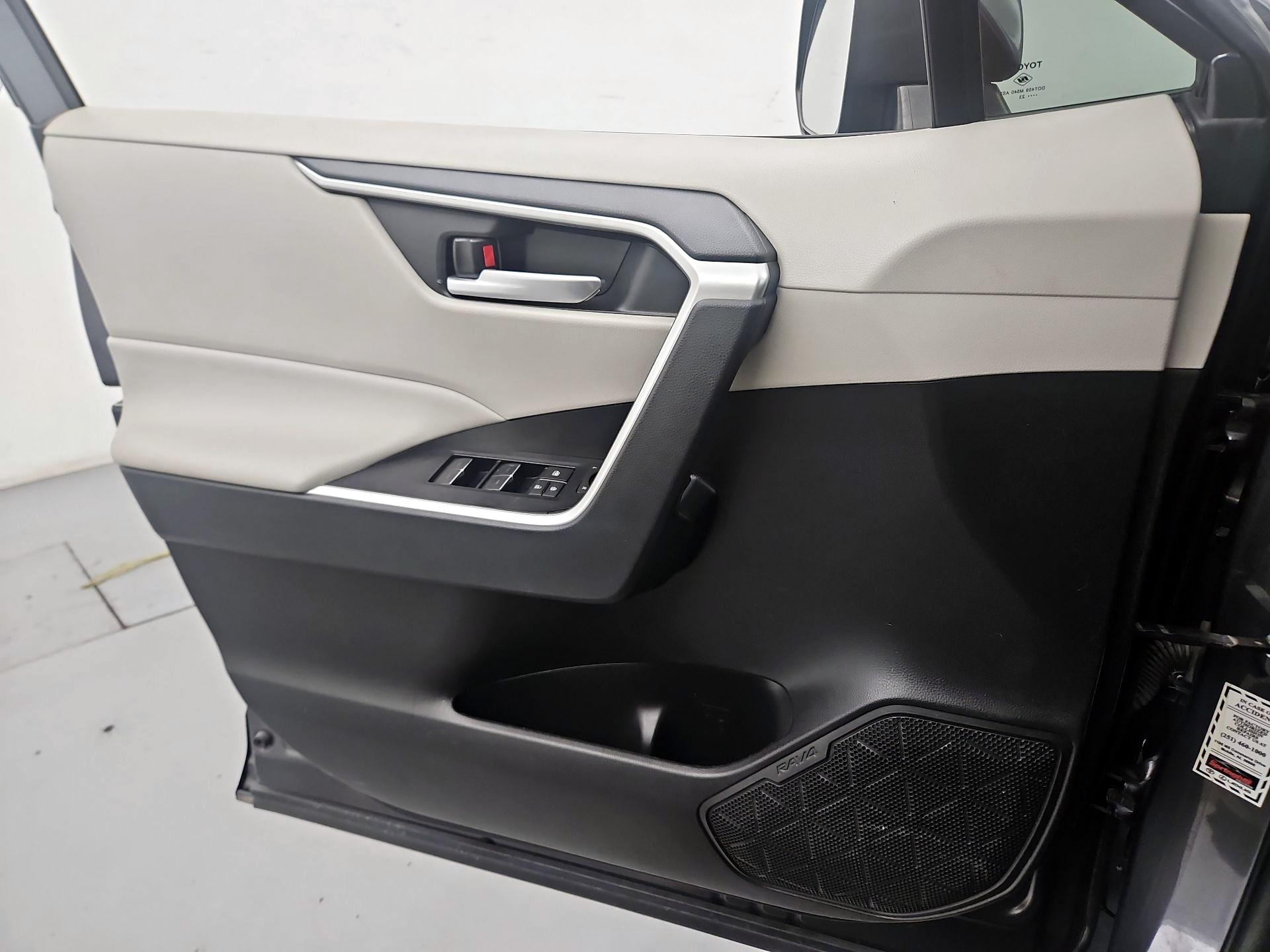 Thumbnail: 2023 Toyota RAV4 - 12