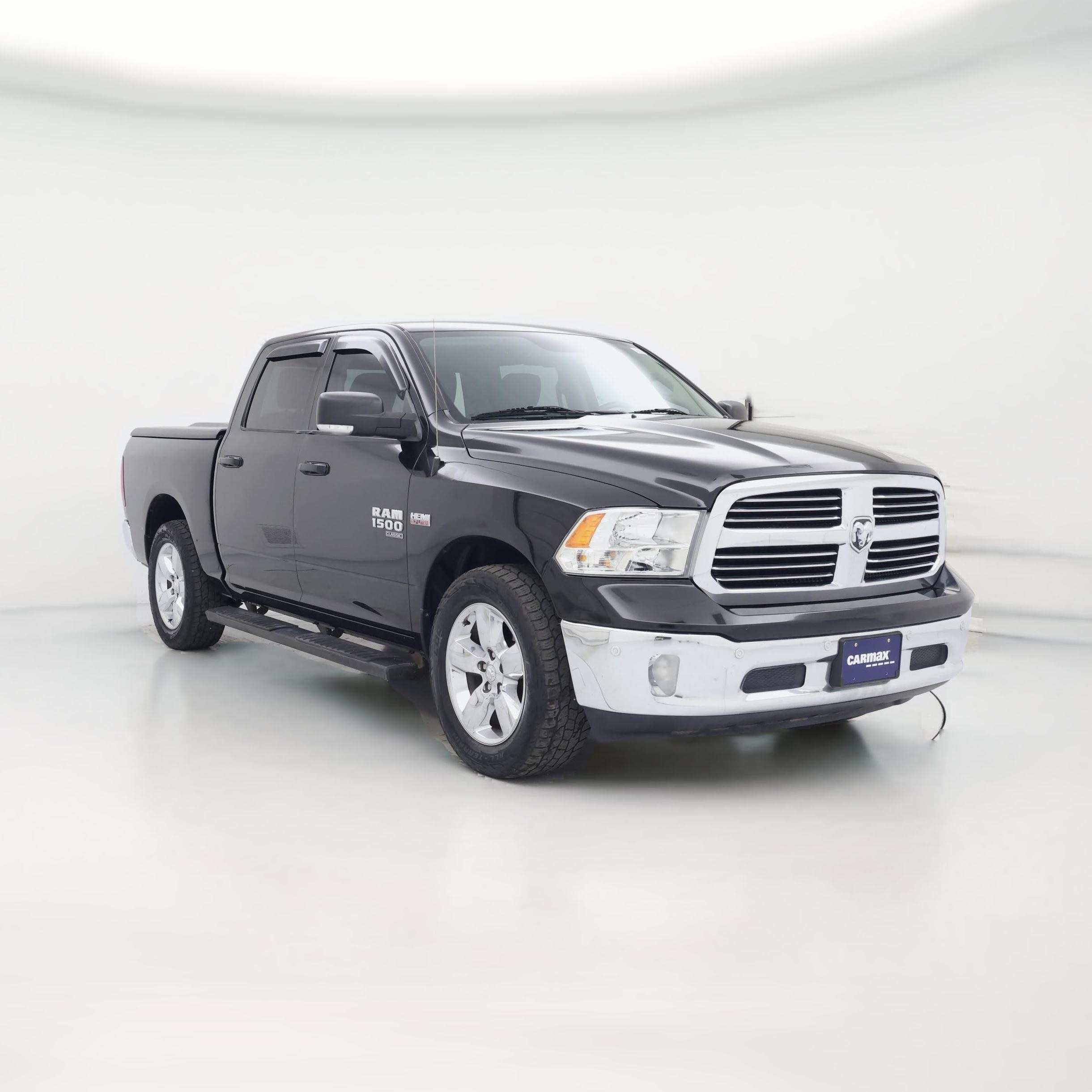 Thumbnail: 2019 RAM 1500 Classic - 1